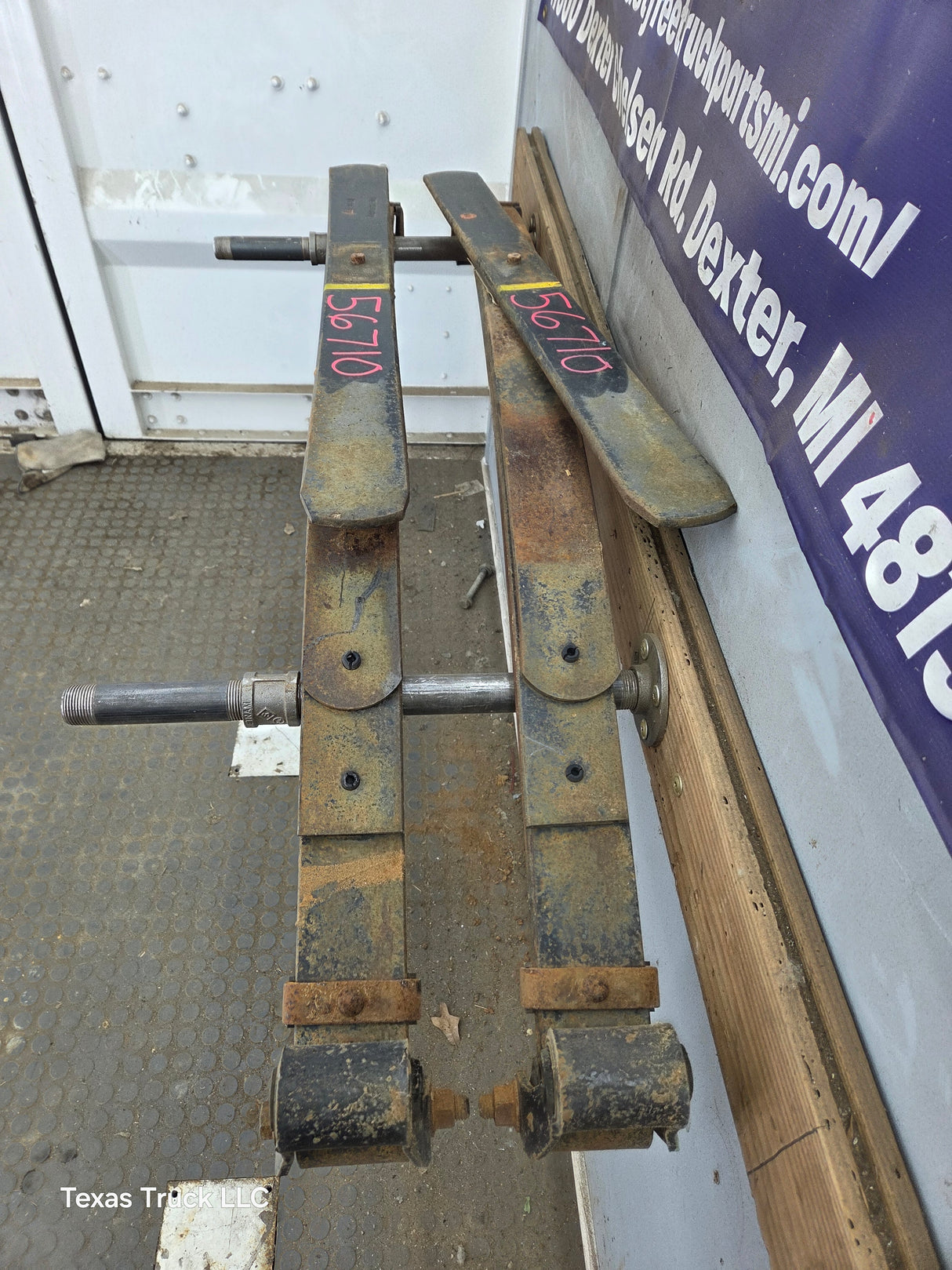 1999-2007 Ford F250 F350 Super Duty Rear Leaf Springs - Pair