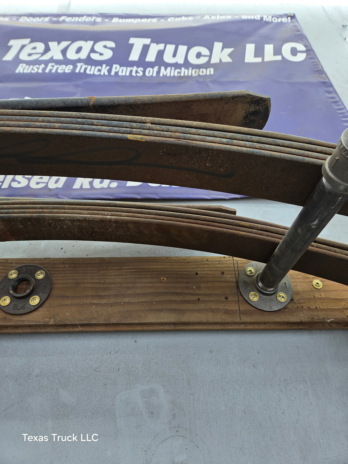 1999-2007 Ford F250 F350 Super Duty Rear Leaf Springs - Pair