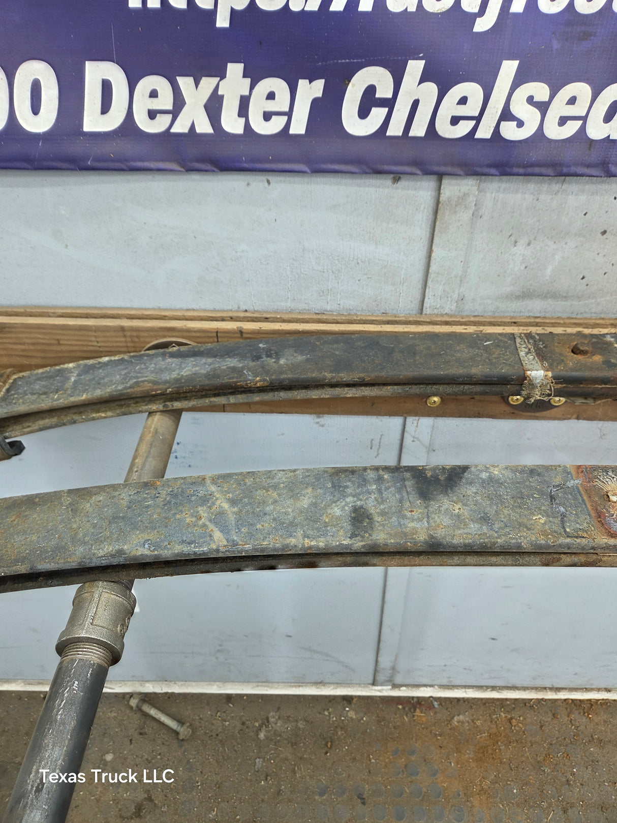1999-2004 Ford F250 F350 Super Duty Excursion Front Leaf Springs - Pair