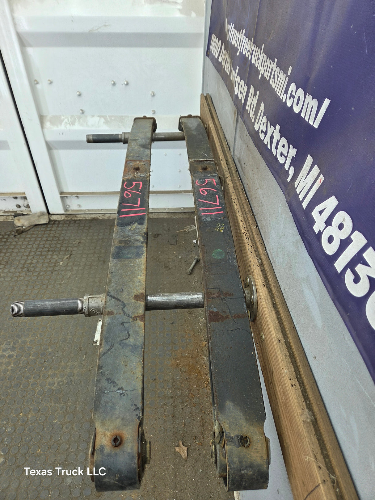 1999-2004 Ford F250 F350 Super Duty Excursion Front Leaf Springs - Pair