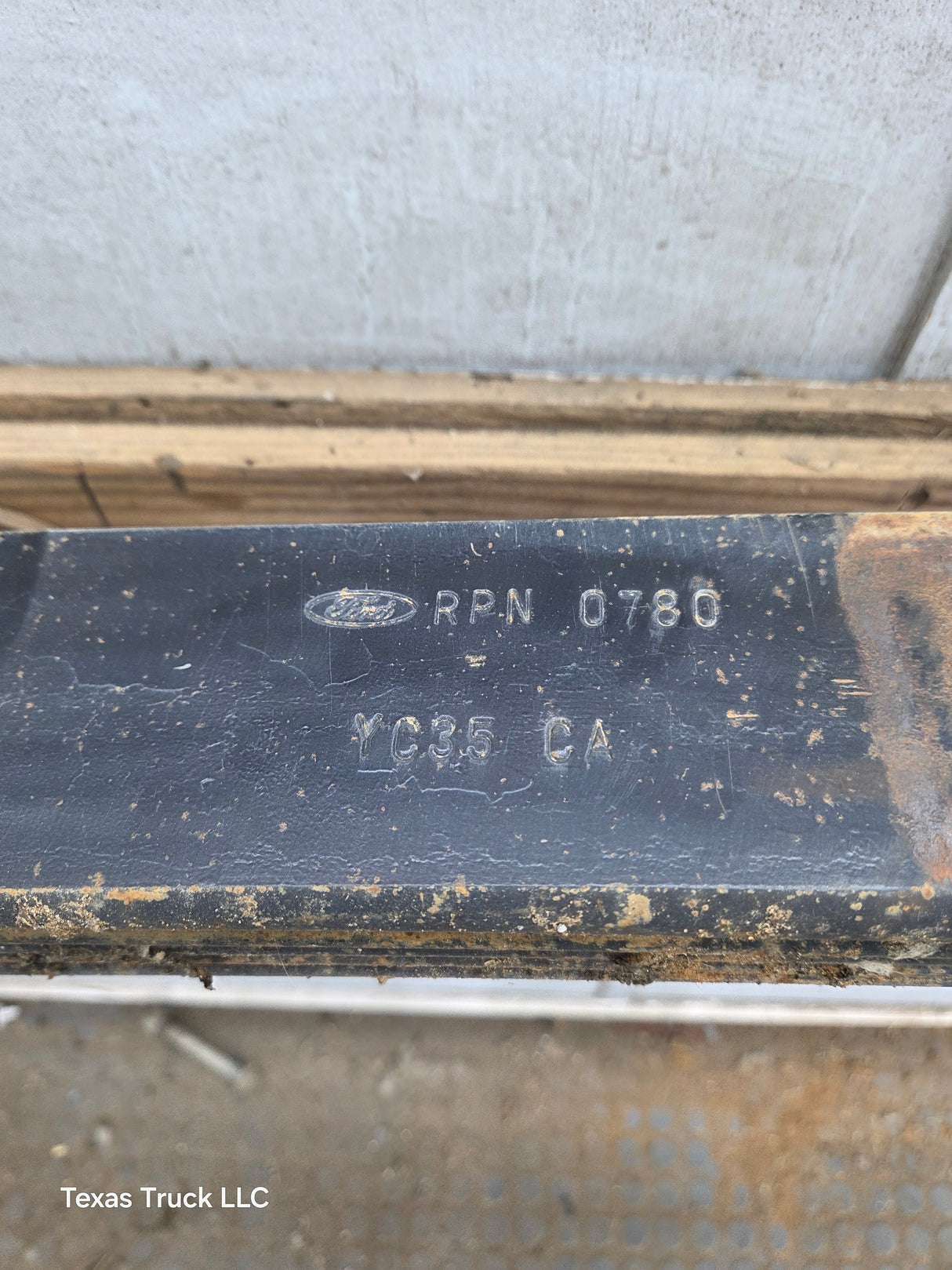 1999-2007 Ford F250 F350 Super Duty Rear Leaf Spring - Pair