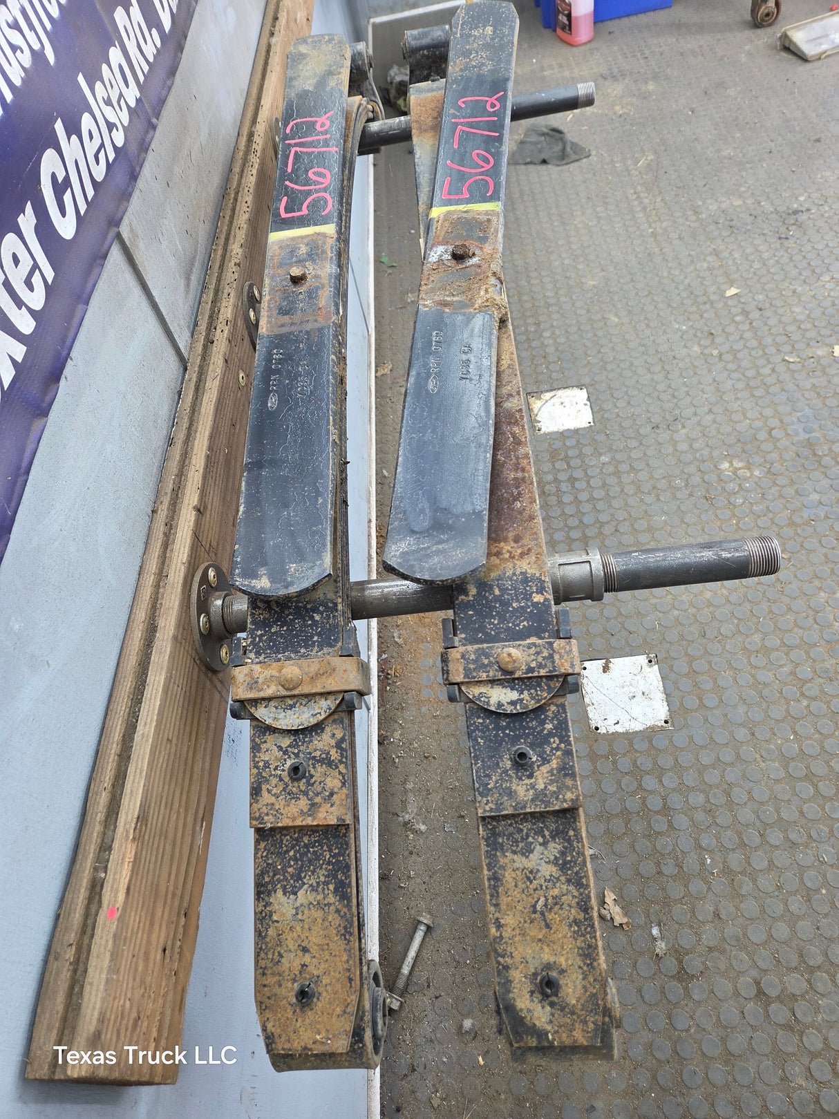 1999-2007 Ford F250 F350 Super Duty Rear Leaf Spring - Pair