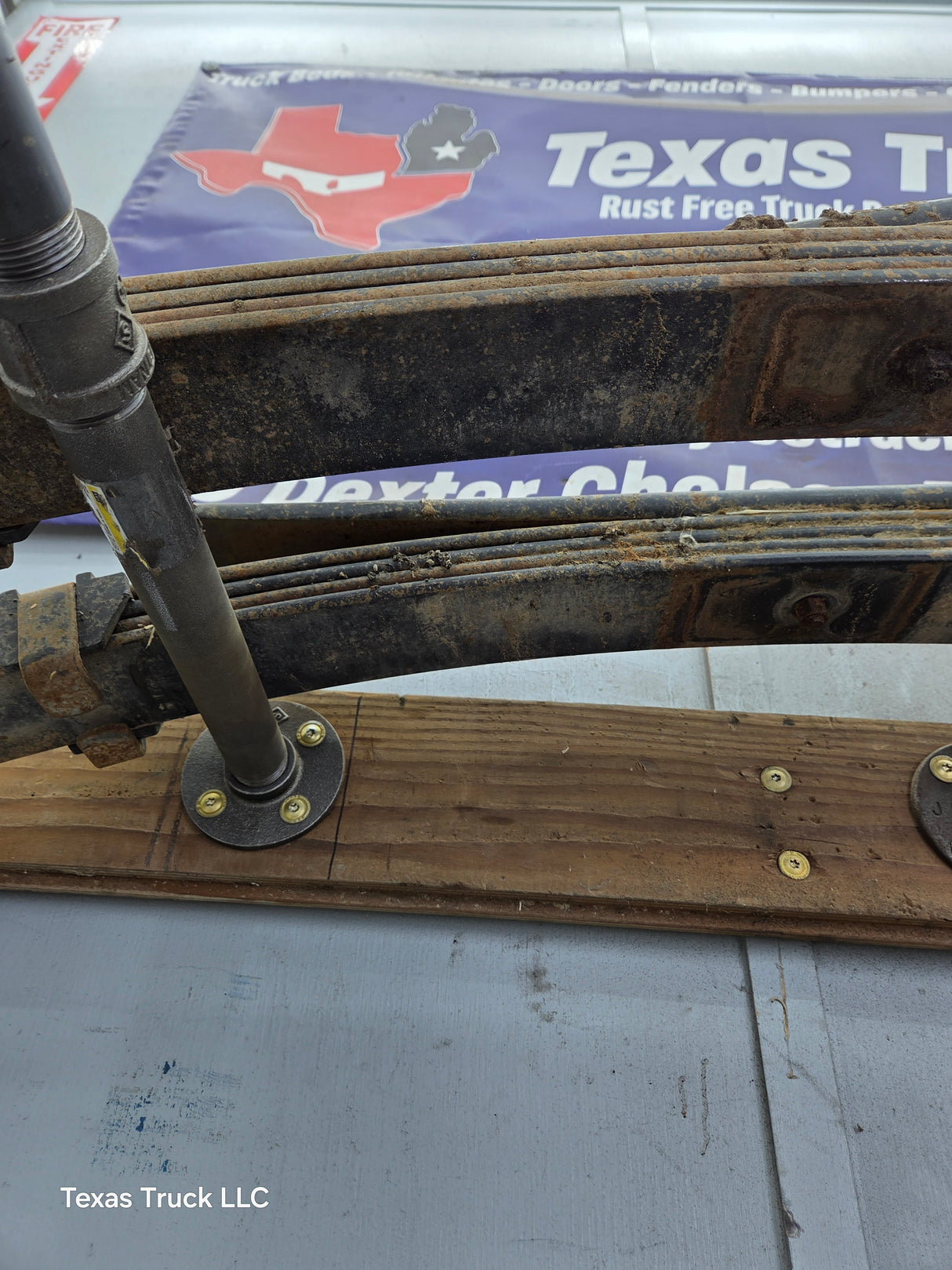 1999-2007 Ford F250 F350 Super Duty Rear Leaf Spring - Pair