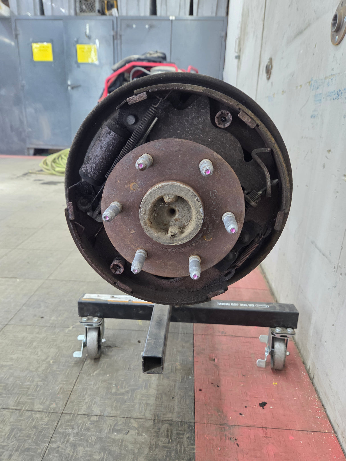 2009-2013 Chevrolet Silverado GMC Sierra 1500 Rear Axle GU5 3.23 Gear Ratio