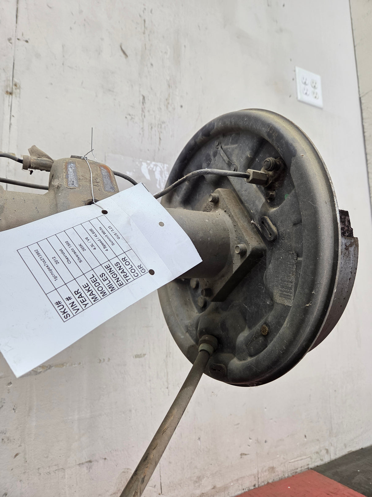 2009-2013 Chevrolet Silverado GMC Sierra 1500 Rear Axle GU5 3.23 Gear Ratio