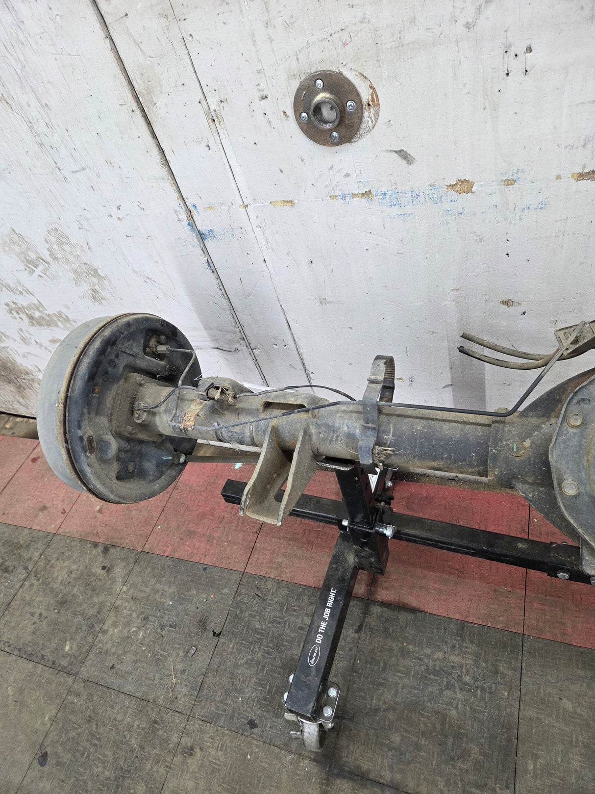 2009-2013 Chevrolet Silverado GMC Sierra 1500 Rear Axle GU5 3.23 Gear Ratio