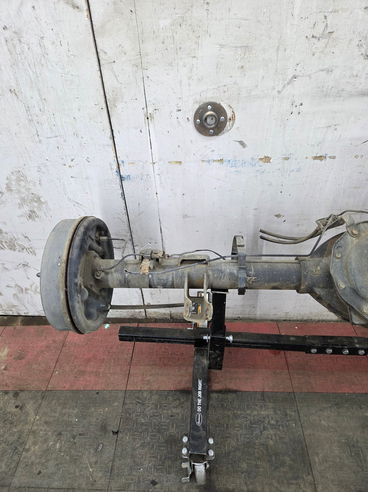 2009-2013 Chevrolet Silverado GMC Sierra 1500 Rear Axle GU5 3.23 Gear Ratio