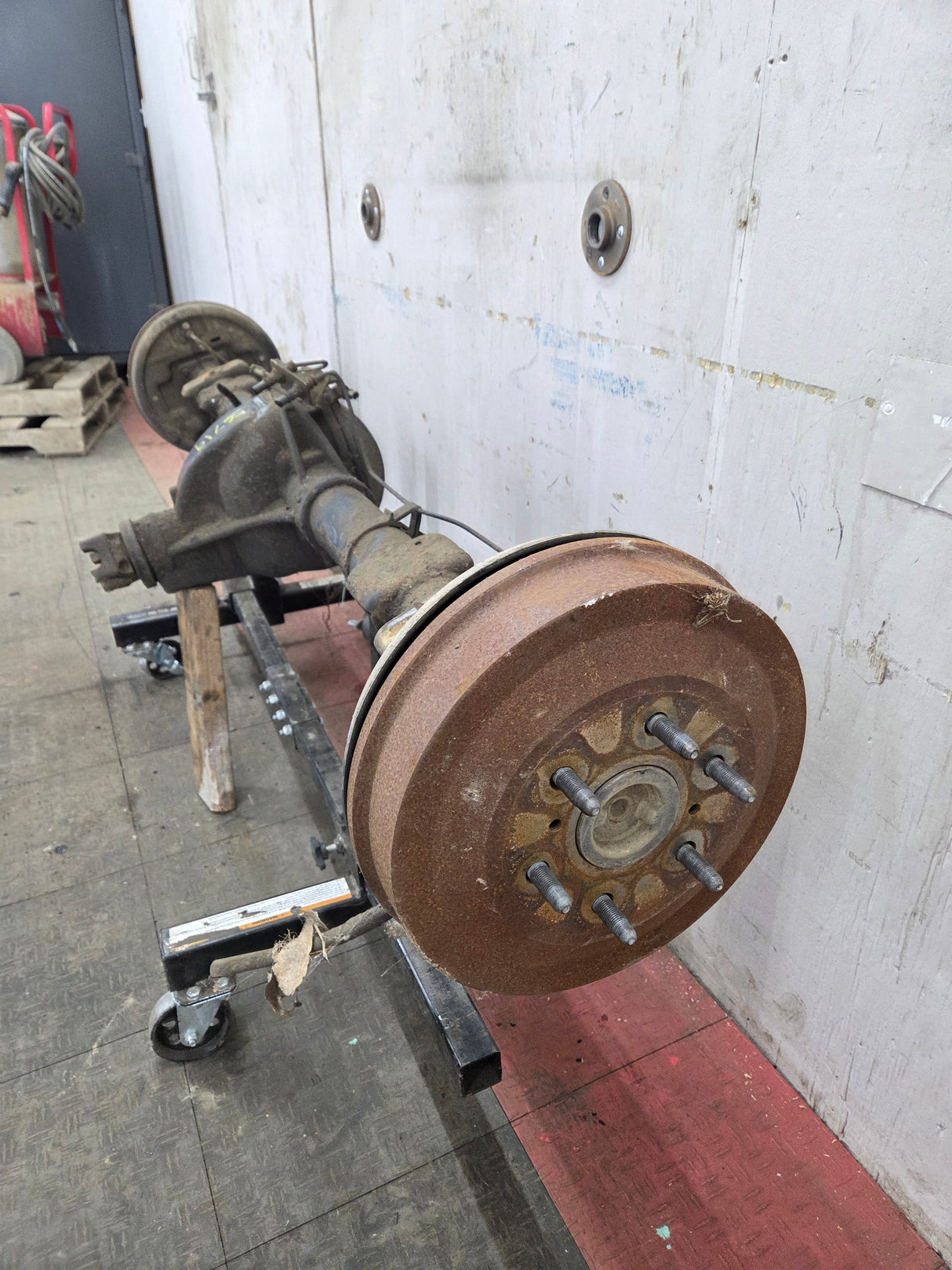 2009-2013 Chevrolet Silverado GMC Sierra 1500 Rear Axle GU5 3.23 Gear Ratio