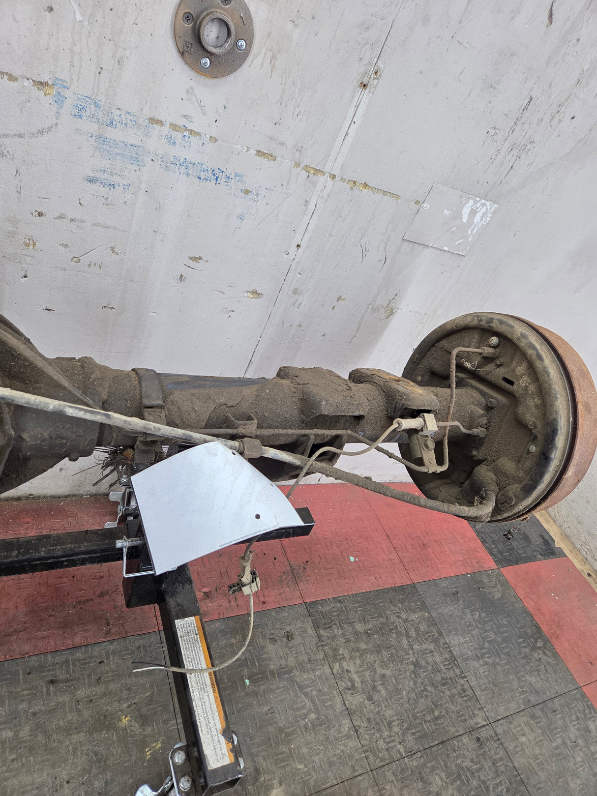 2009-2013 Chevrolet Silverado GMC Sierra 1500 Rear Axle GU5 3.23 Gear Ratio