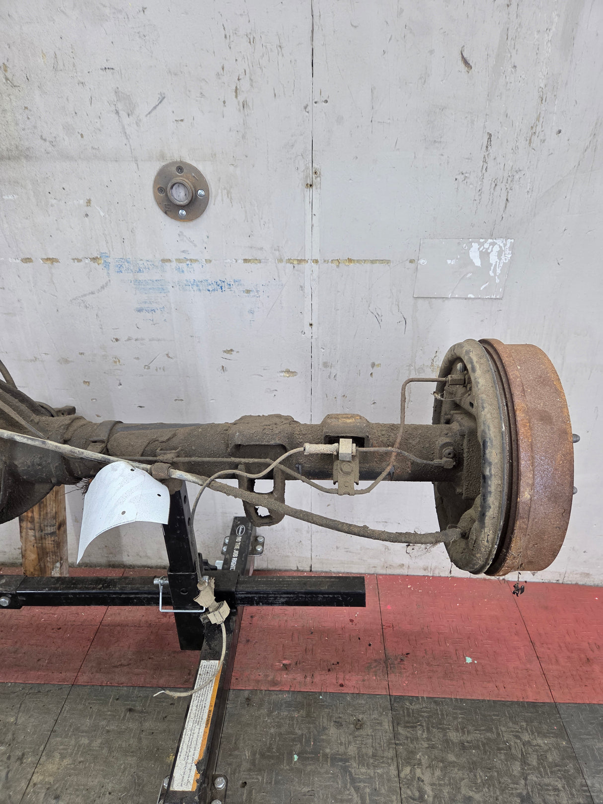 2009-2013 Chevrolet Silverado GMC Sierra 1500 Rear Axle GU5 3.23 Gear Ratio