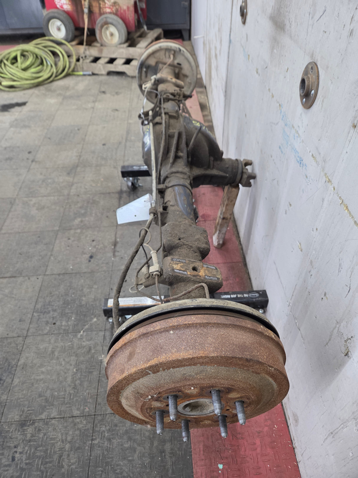 2009-2013 Chevrolet Silverado GMC Sierra 1500 Rear Axle GU5 3.23 Gear Ratio