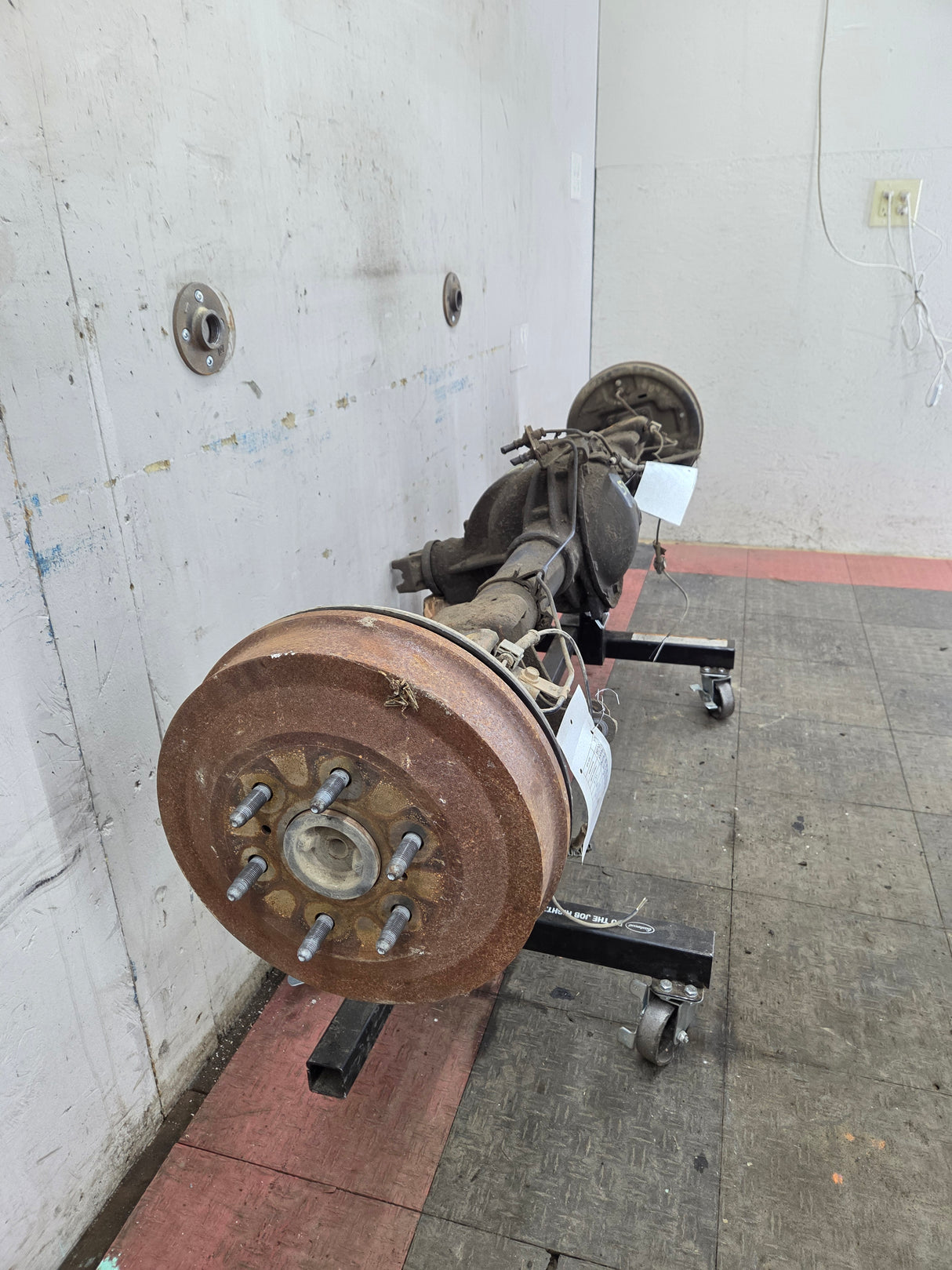 2009-2013 Chevrolet Silverado GMC Sierra 1500 Rear Axle GU5 3.23 Gear Ratio