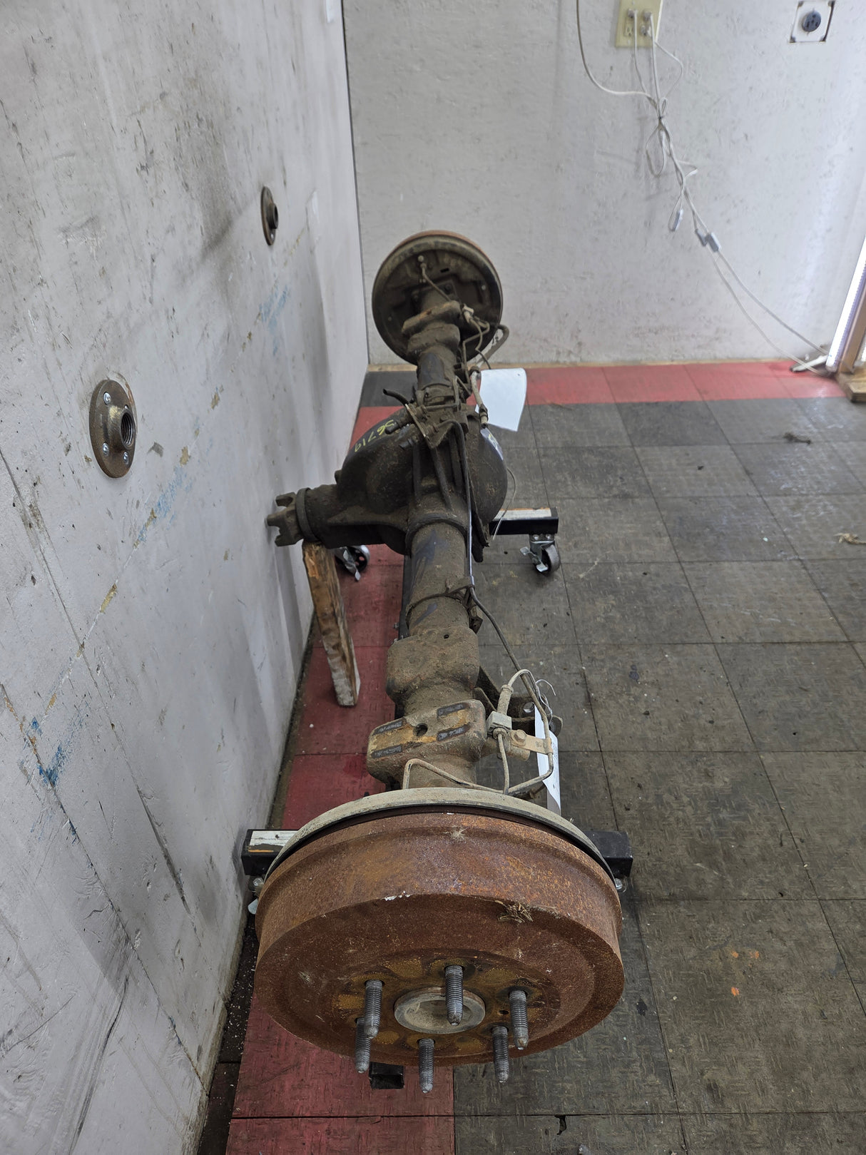 2009-2013 Chevrolet Silverado GMC Sierra 1500 Rear Axle GU5 3.23 Gear Ratio