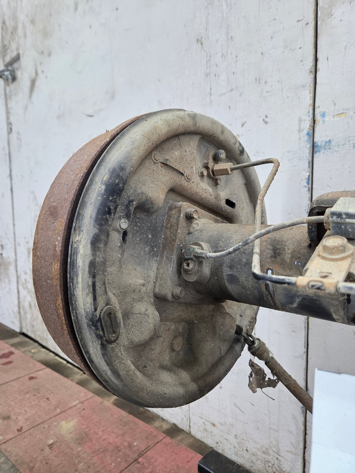 2009-2013 Chevrolet Silverado GMC Sierra 1500 Rear Axle GU5 3.23 Gear Ratio