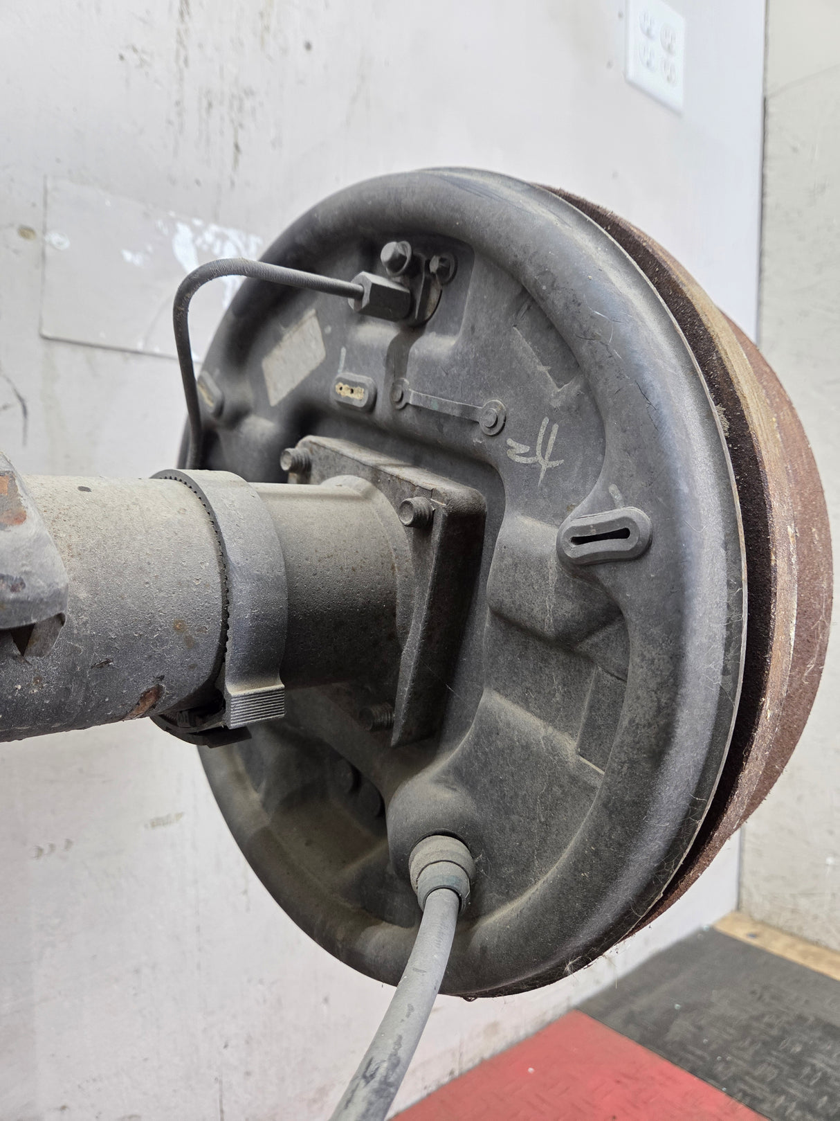 2007-2008 Chevrolet Silverado GMC Sierra 1500 Rear Axle 3.23 Gear Ratio GU5