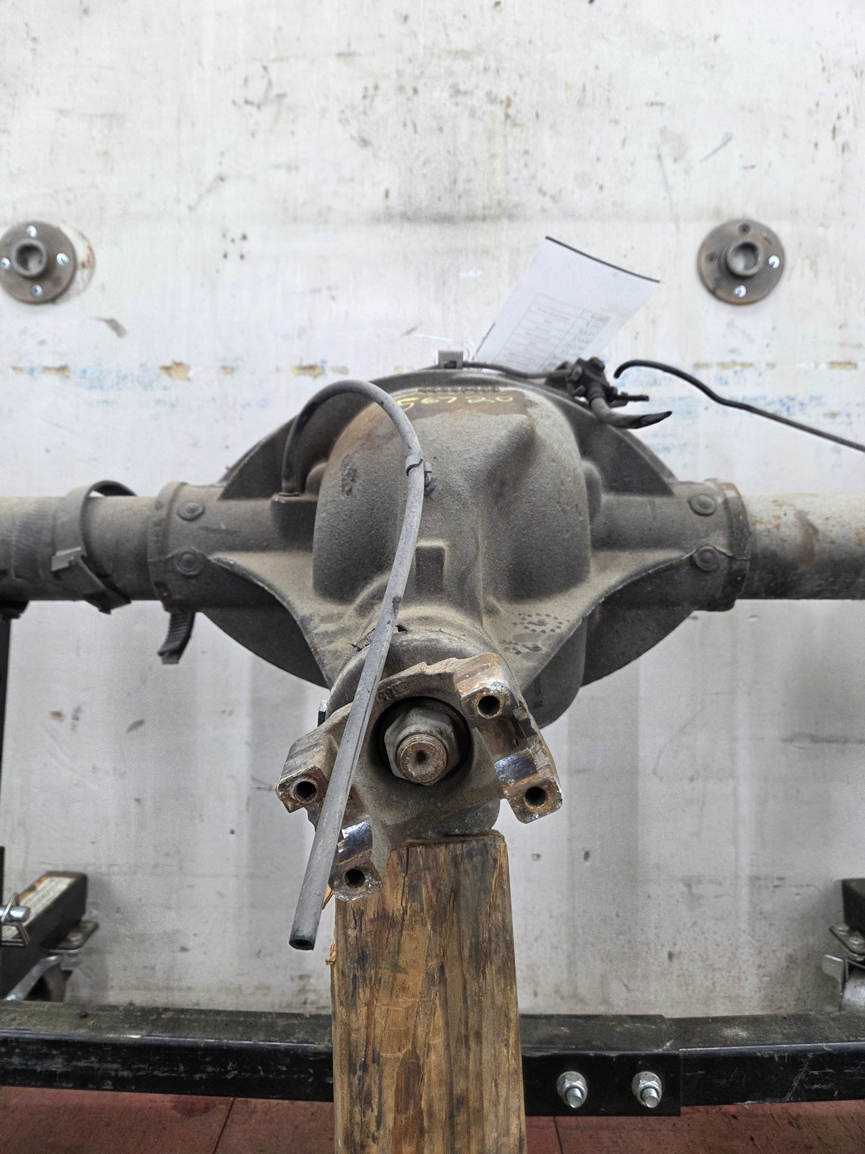 2007-2008 Chevrolet Silverado GMC Sierra 1500 Rear Axle 3.23 Gear Ratio GU5