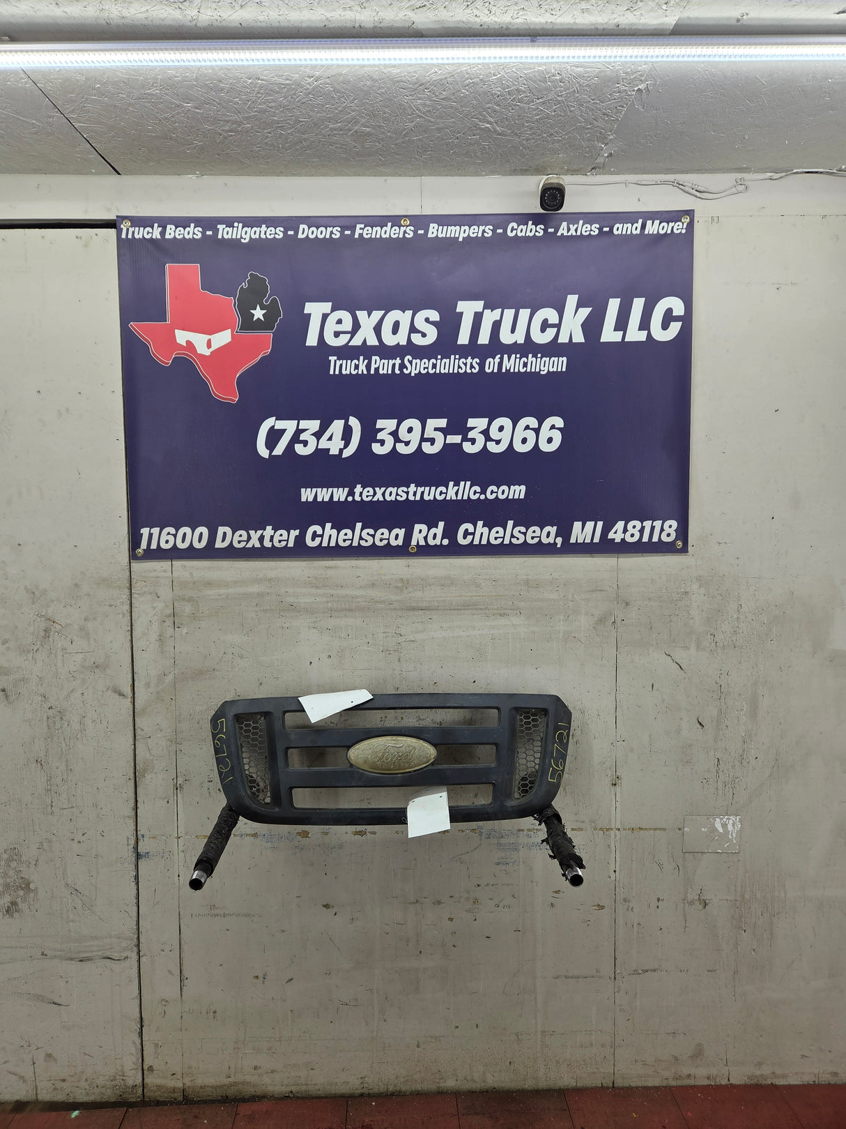 2004-2005 Ford Ranger Grill Surround