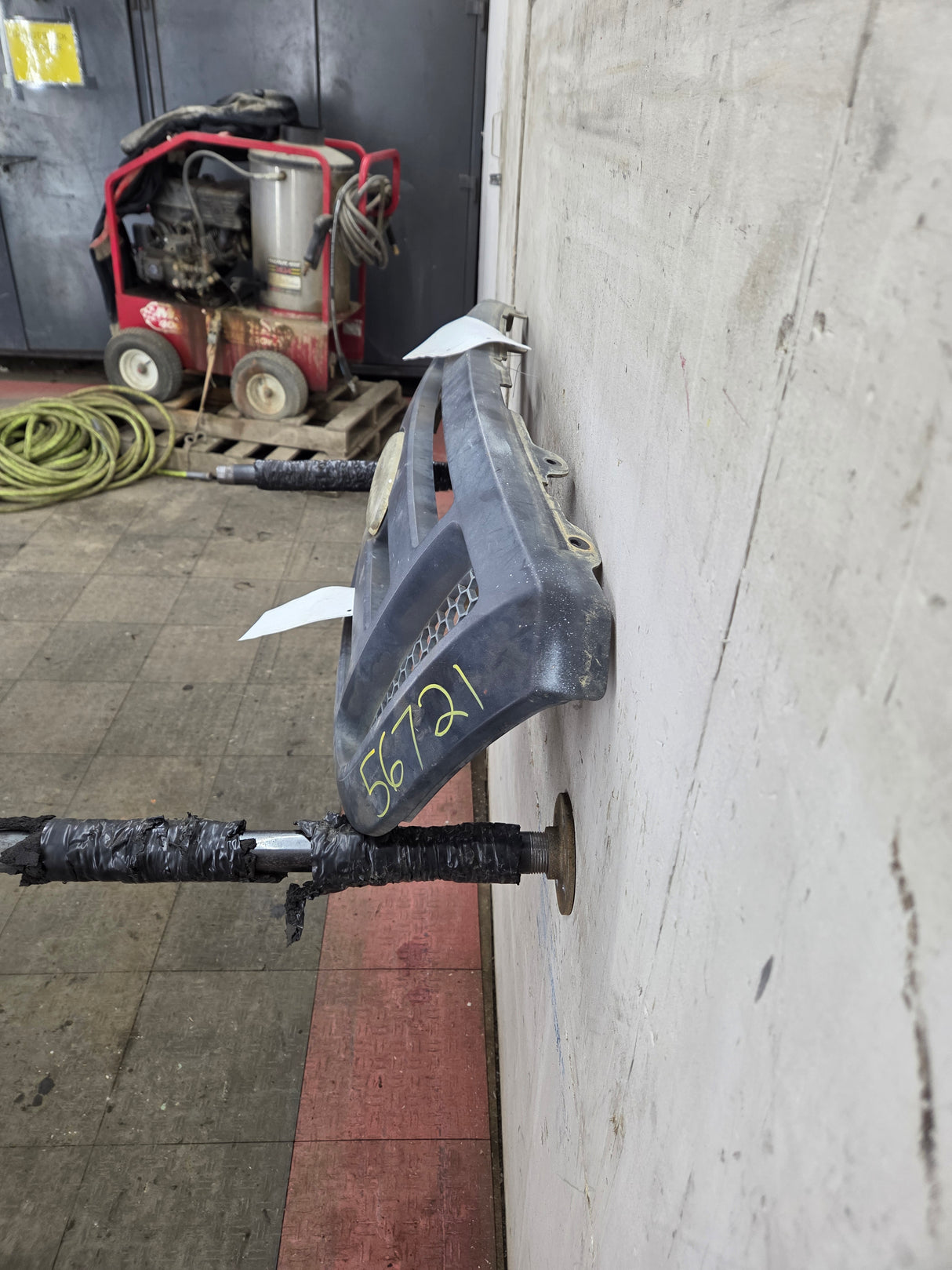 2004-2005 Ford Ranger Grill Surround