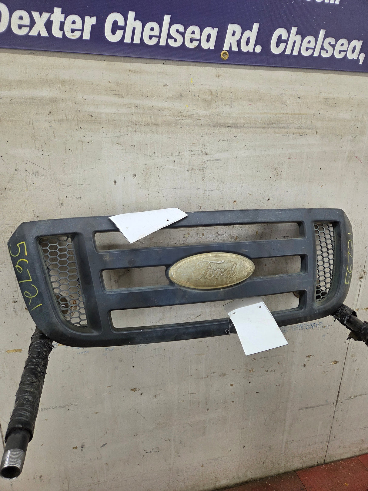 2004-2005 Ford Ranger Grill Surround