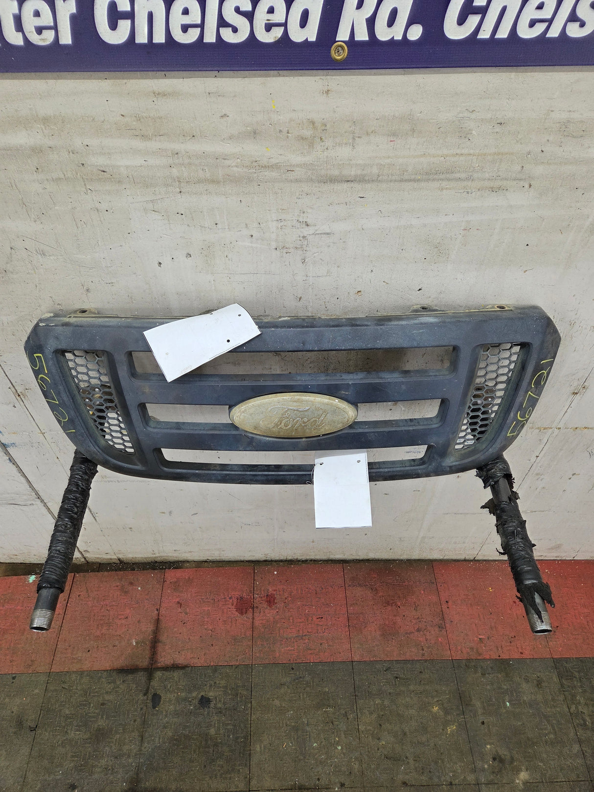 2004-2005 Ford Ranger Grill Surround