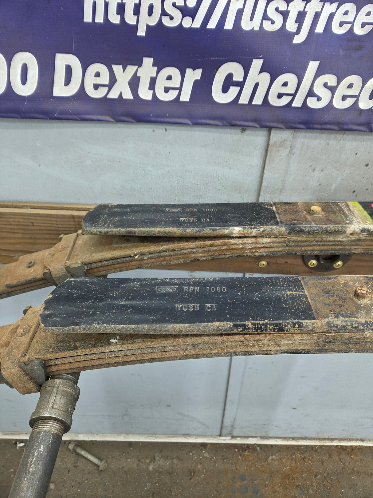 1999-2007 Ford F250 F350 Super Duty Rear Leaf Spring - Pair