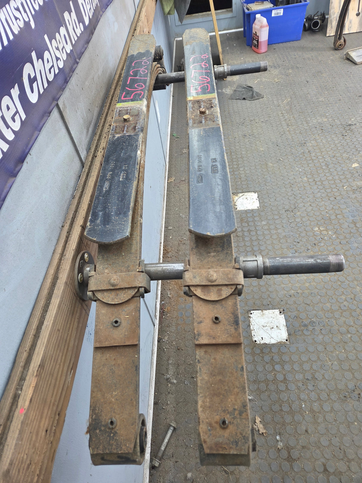 1999-2007 Ford F250 F350 Super Duty Rear Leaf Spring - Pair
