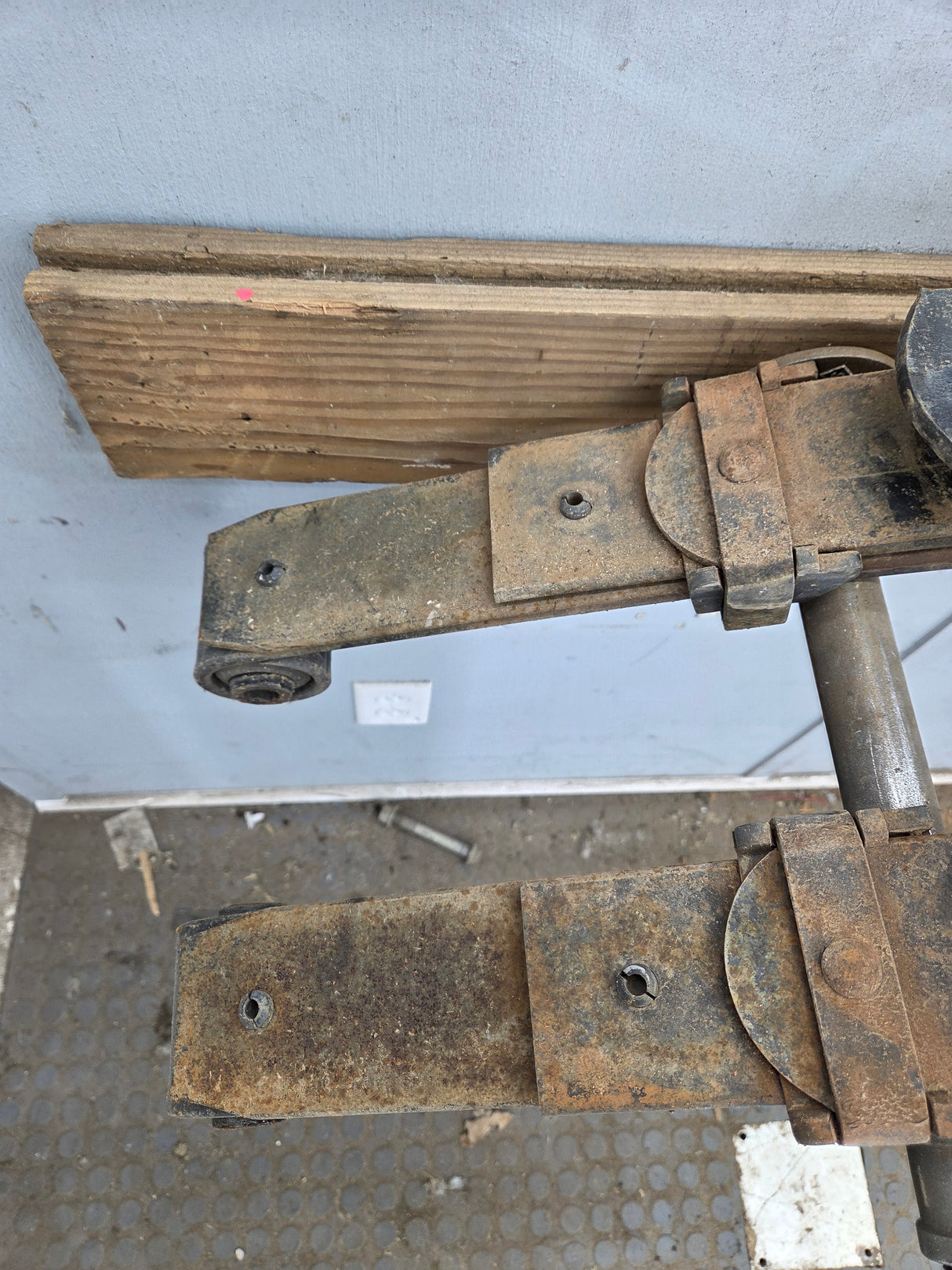 1999-2007 Ford F250 F350 Super Duty Rear Leaf Spring - Pair