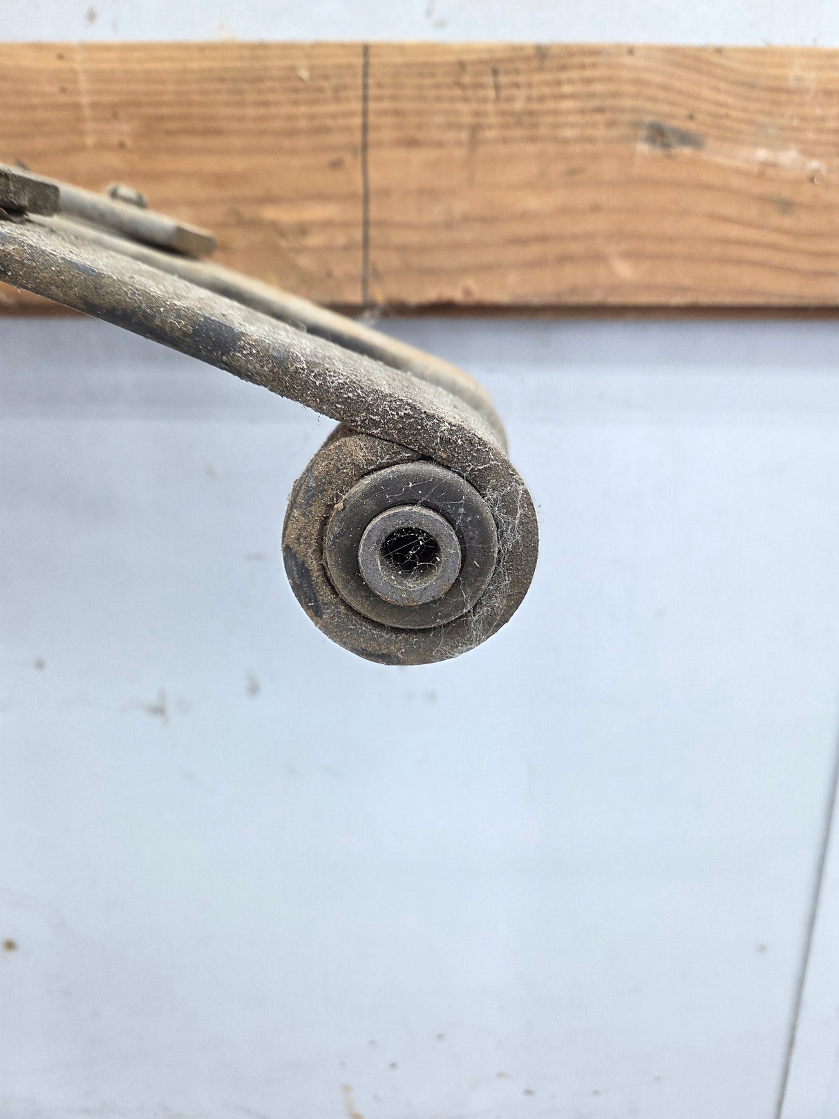 2002-2008 Dodge Ram 1500 Rear Leaf Springs 52113143AD - Pair