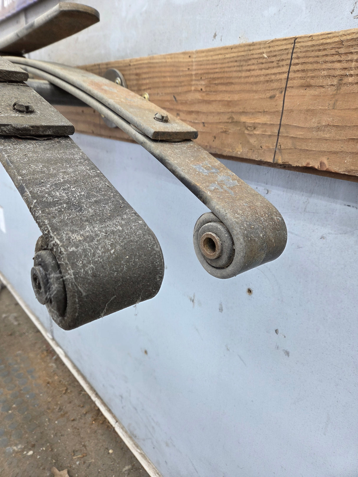 2002-2008 Dodge Ram 1500 Rear Leaf Springs 52113143AD - Pair