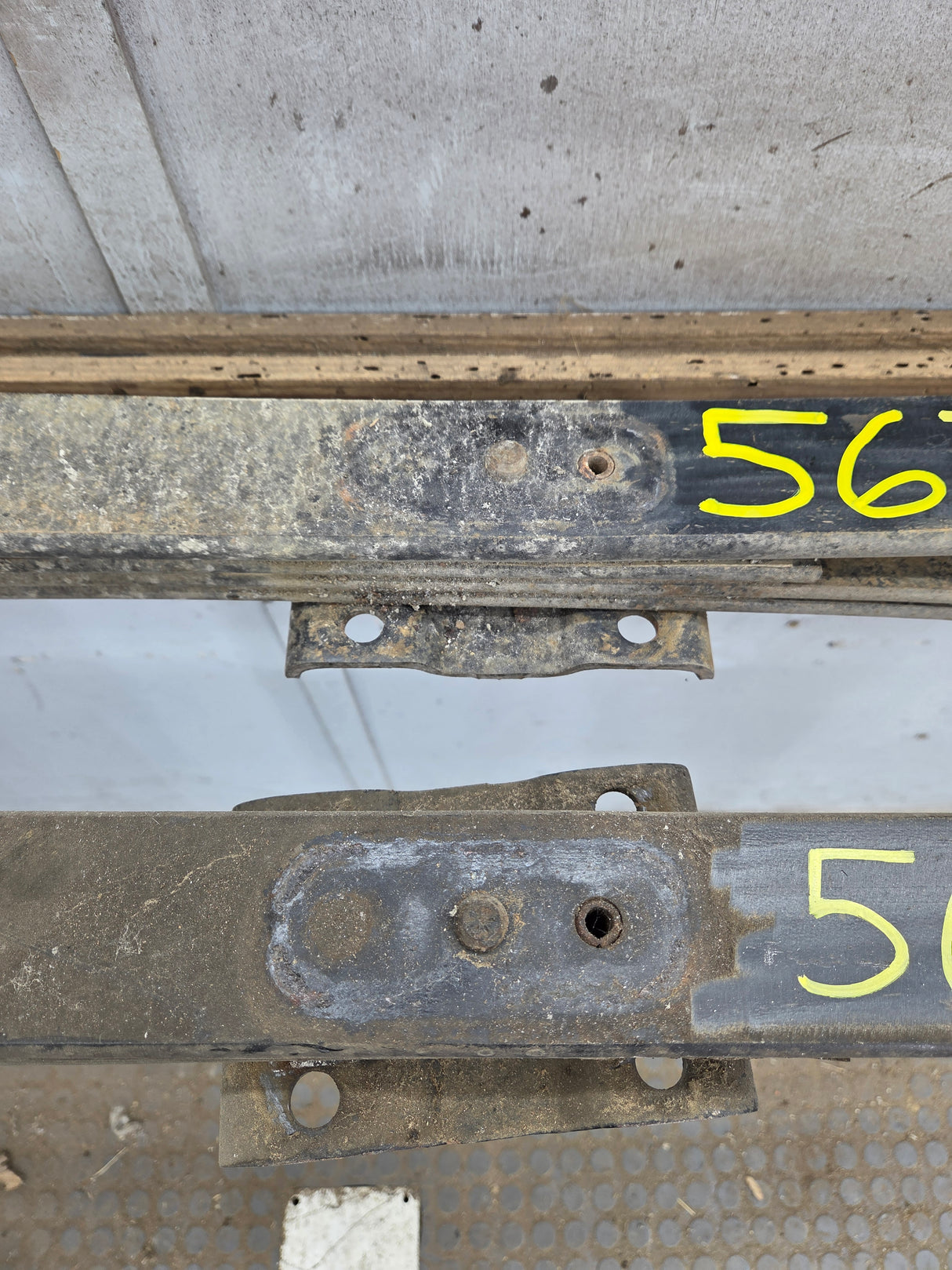 2002-2008 Dodge Ram 1500 Rear Leaf Springs 52113143AD - Pair