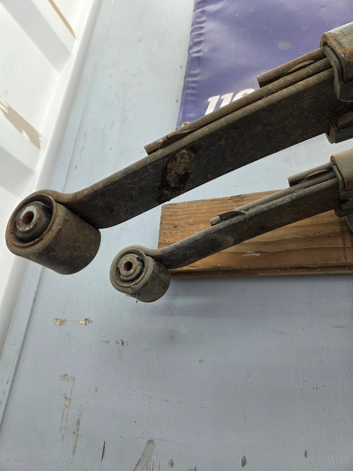 2002-2008 Dodge Ram 1500 Rear Leaf Springs 52113143AD - Pair