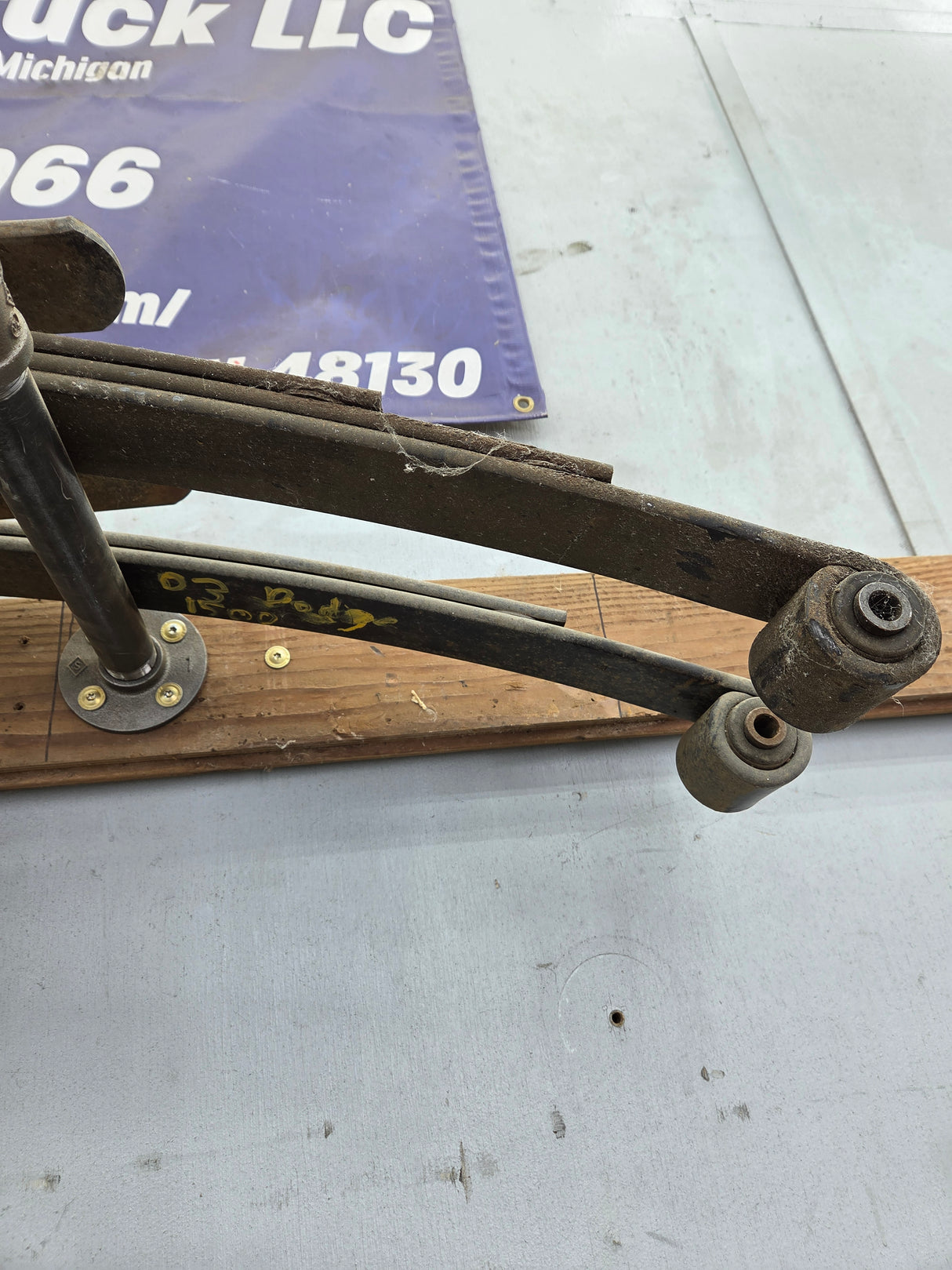 2002-2008 Dodge Ram 1500 Rear Leaf Springs 52113143AD - Pair