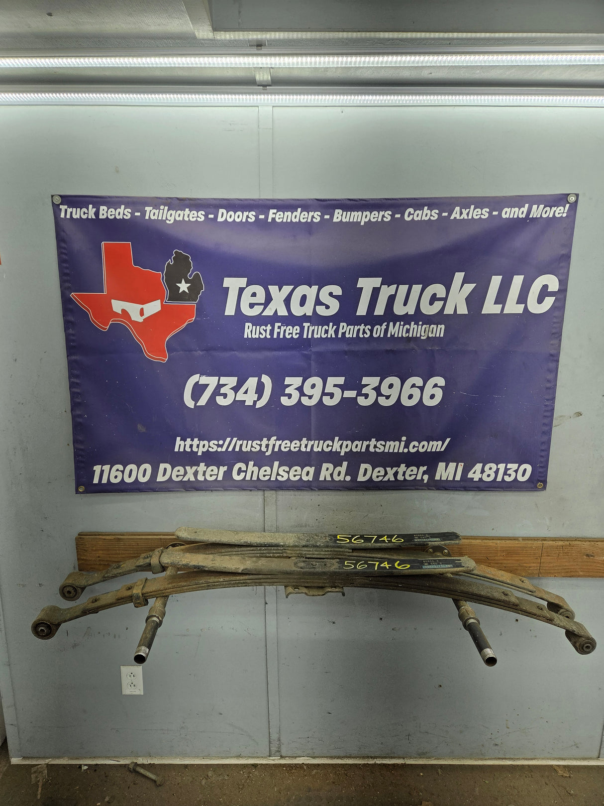 2002-2008 Dodge Ram 1500 Rear Leaf Springs 52113143AD - Pair