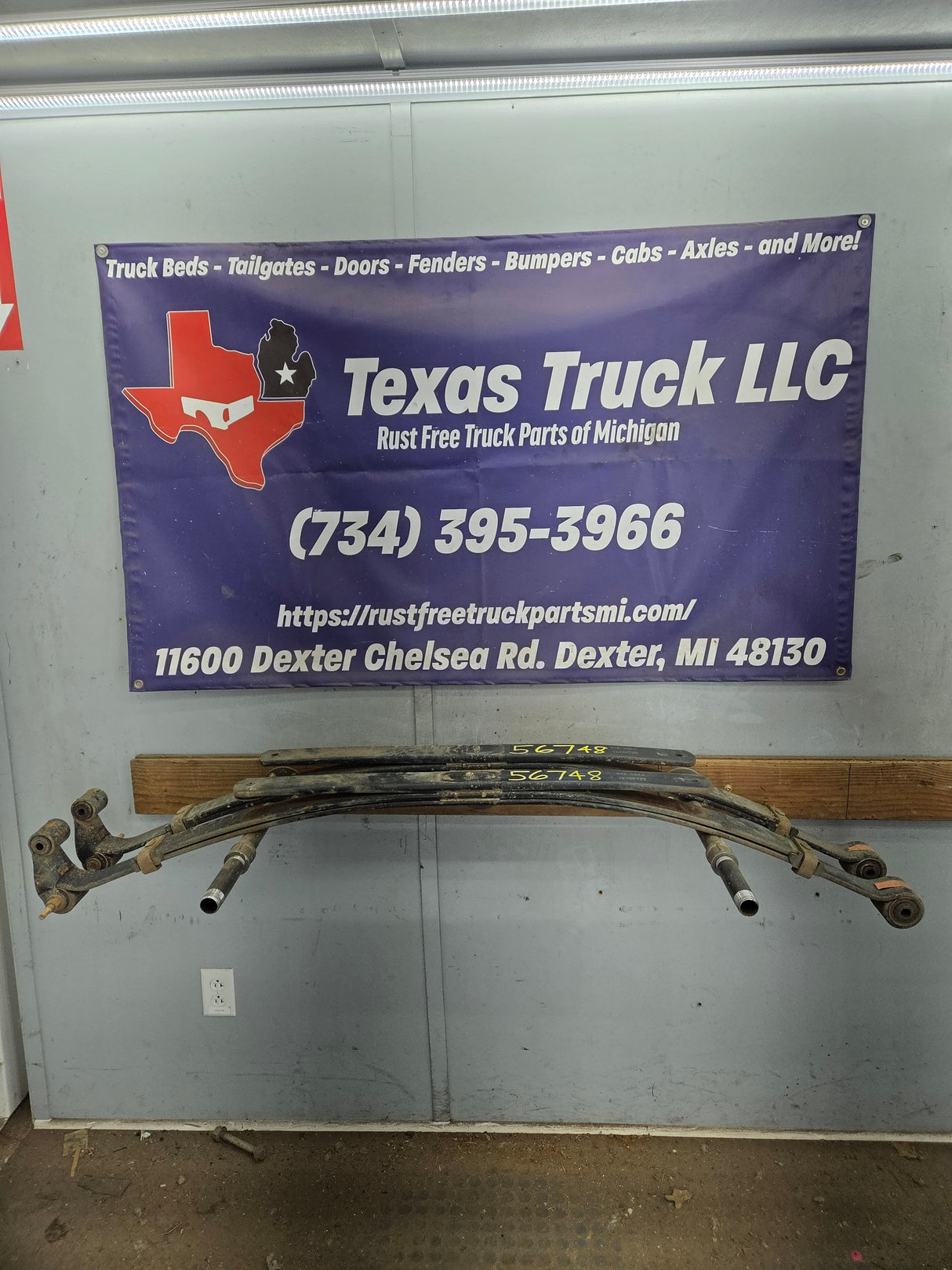 1999-2006 Chevrolet Silverado / GMC Sierra 1500 Rear Leaf Spring - Pair 15765129
