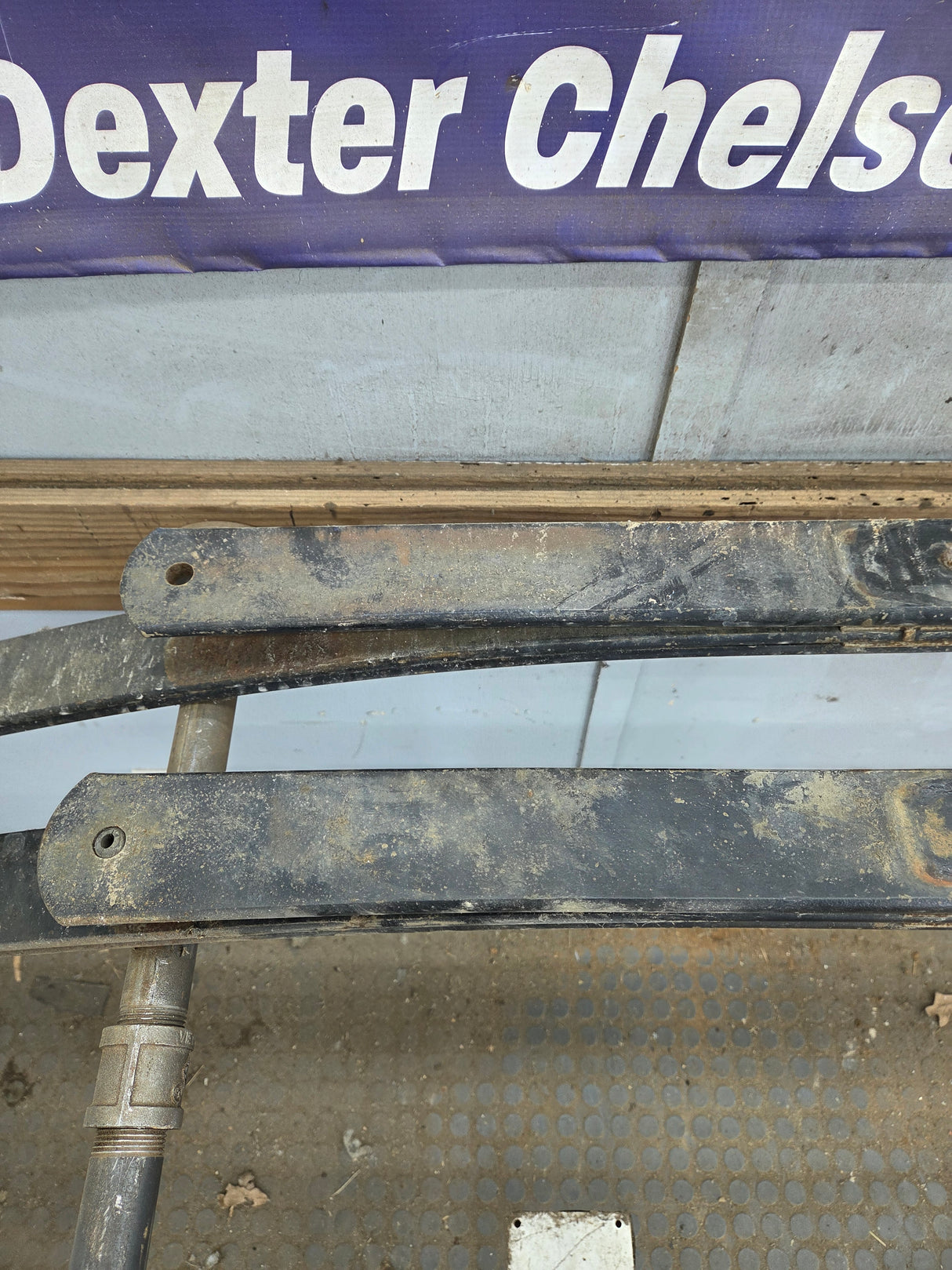 1999-2006 Chevrolet Silverado / GMC Sierra 1500 Rear Leaf Spring - Pair 15765129