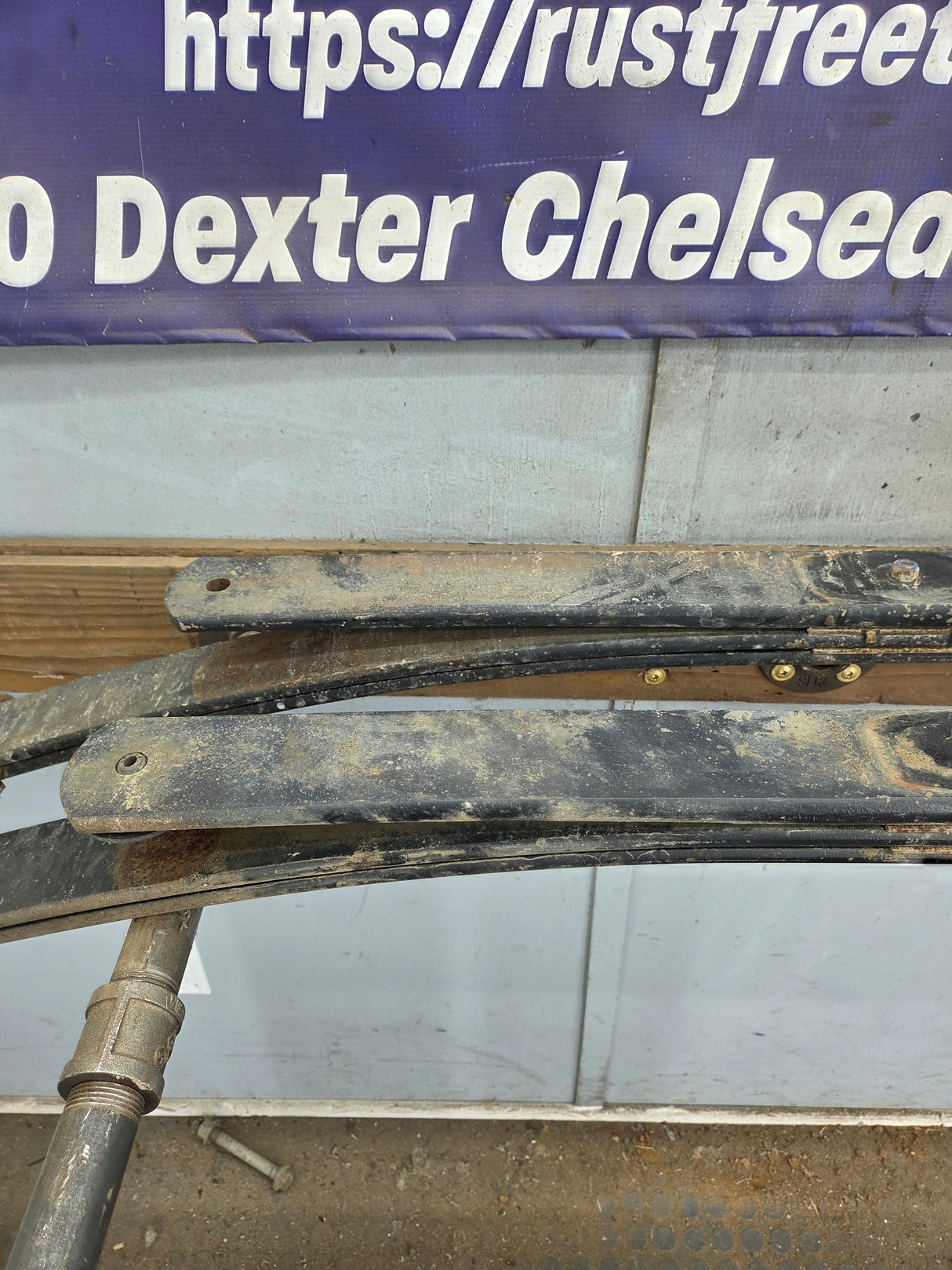 1999-2006 Chevrolet Silverado / GMC Sierra 1500 Rear Leaf Spring - Pair 15765129