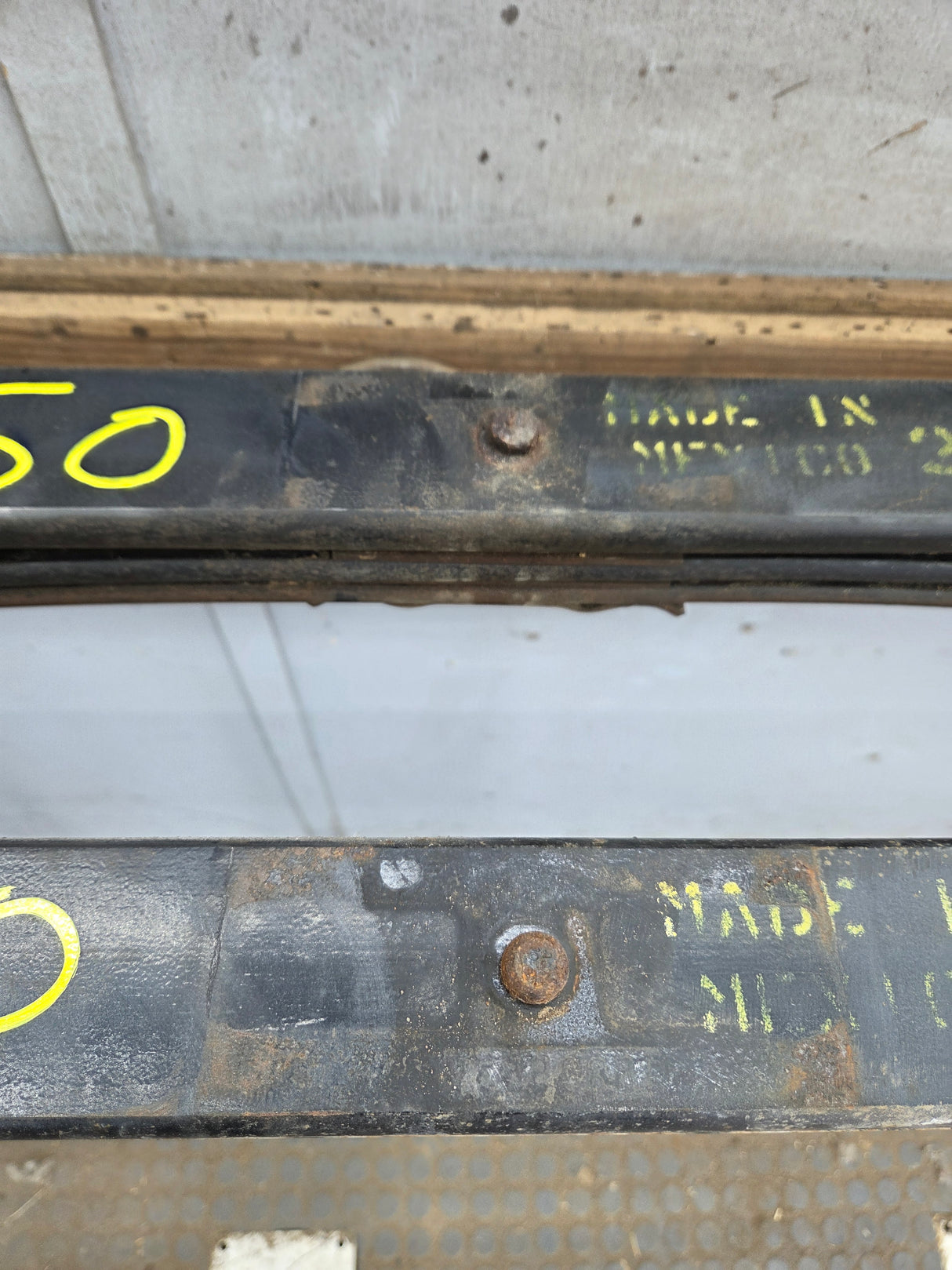 2007-2013 Chevrolet Silverado / GMC Sierra 1500 Rear Leaf Spring - Pair 20901044 RPN 3400