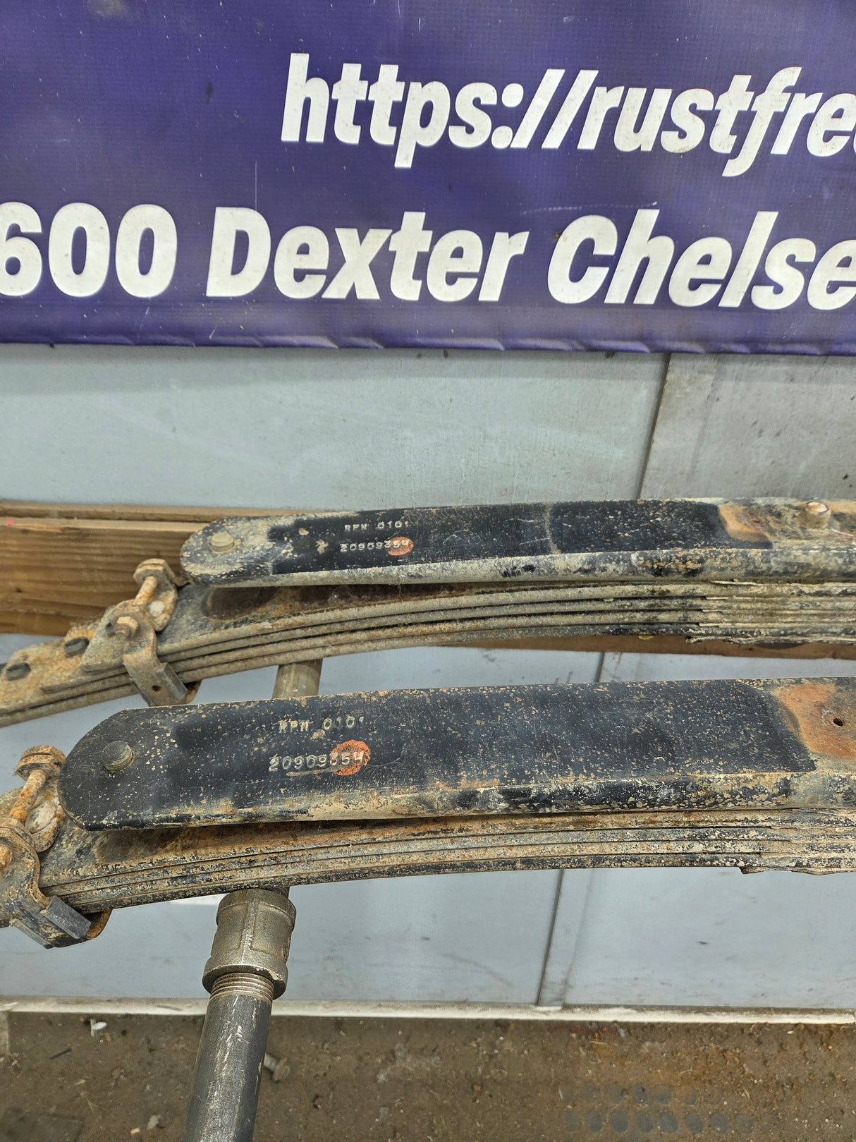 2001-2010 Chevrolet Silverado / GMC Sierra 2500HD 3500HD Rear Leaf Springs - Pair