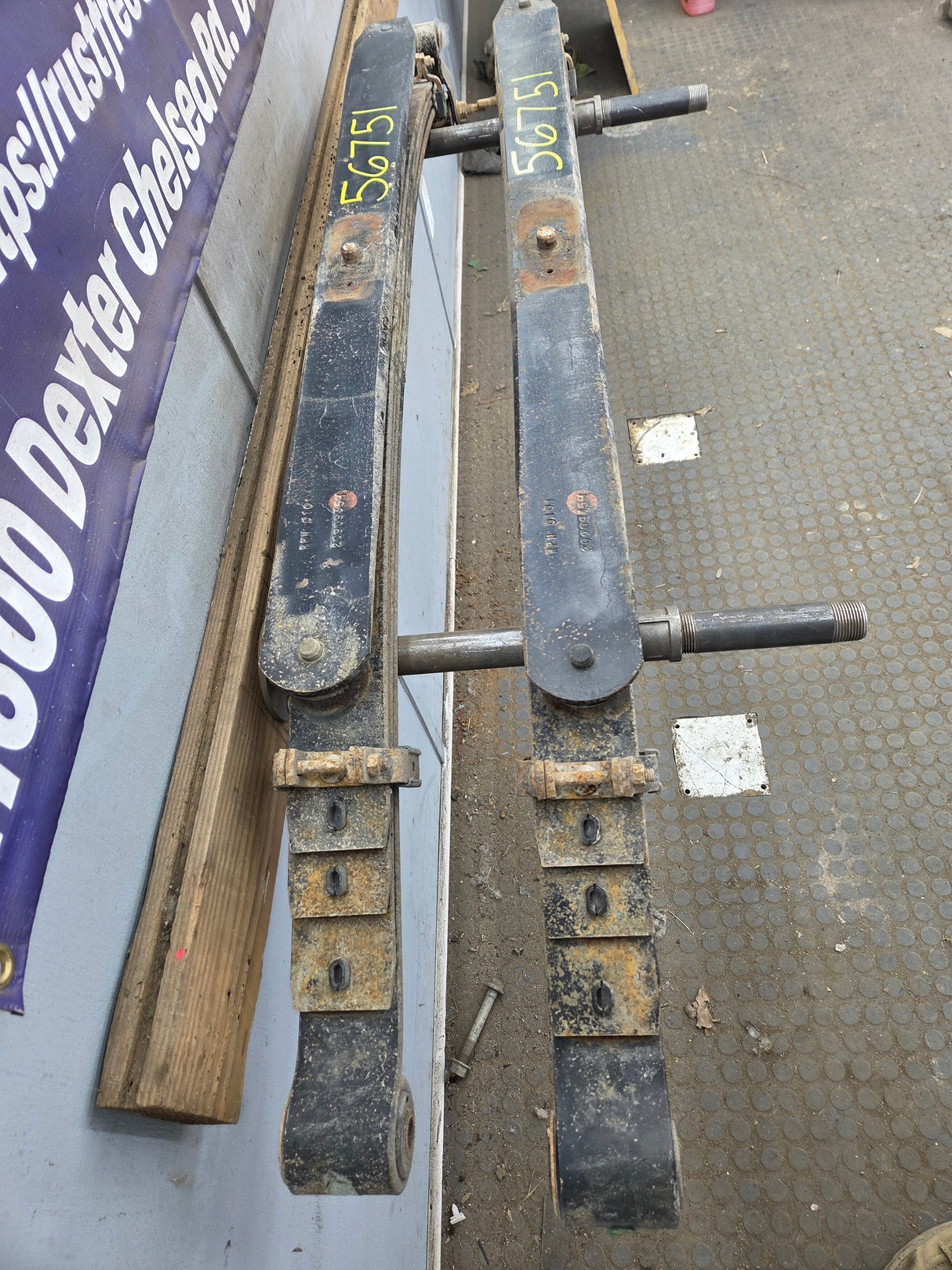 2001-2010 Chevrolet Silverado / GMC Sierra 2500HD 3500HD Rear Leaf Springs - Pair