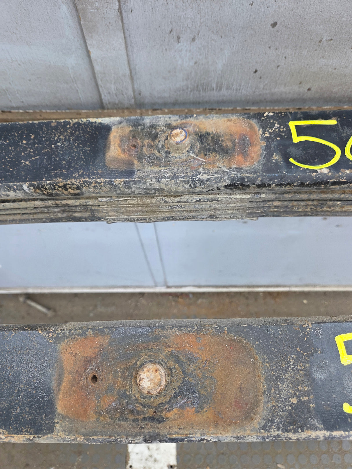 2001-2010 Chevrolet Silverado / GMC Sierra 2500HD 3500HD Rear Leaf Springs - Pair