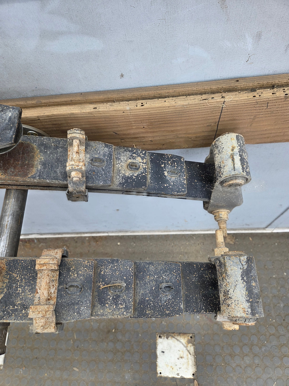 2001-2010 Chevrolet Silverado / GMC Sierra 2500HD 3500HD Rear Leaf Springs - Pair