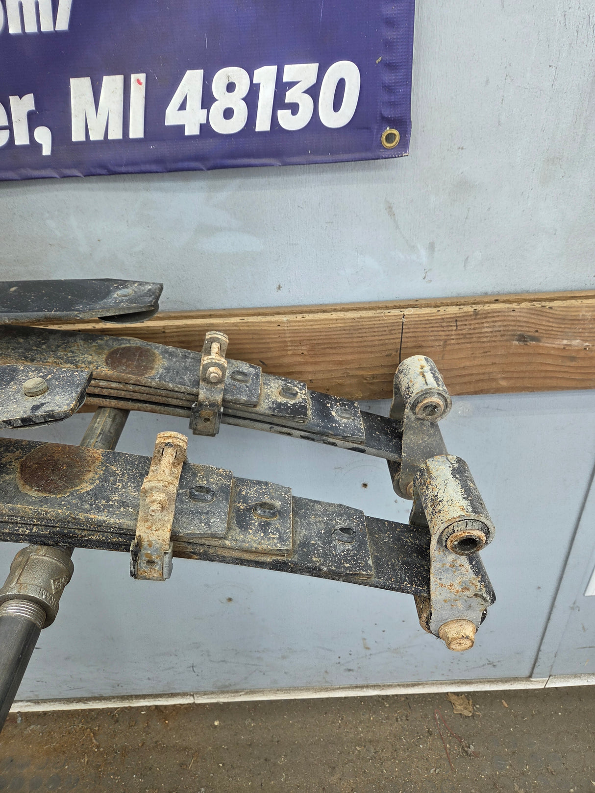 2001-2010 Chevrolet Silverado / GMC Sierra 2500HD 3500HD Rear Leaf Springs - Pair