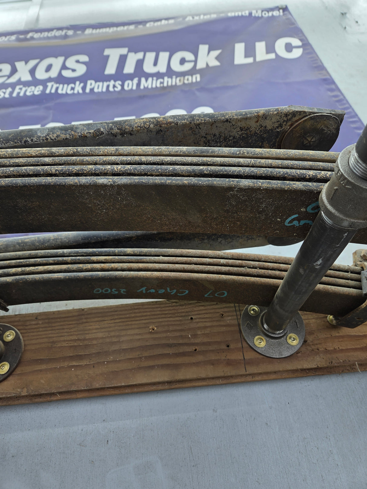 2001-2010 Chevrolet Silverado / GMC Sierra 2500HD 3500HD Rear Leaf Springs - Pair