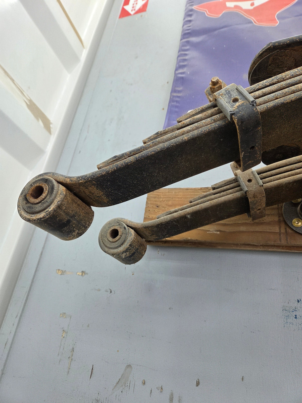 2001-2010 Chevrolet Silverado / GMC Sierra 2500HD 3500HD Rear Leaf Springs - Pair