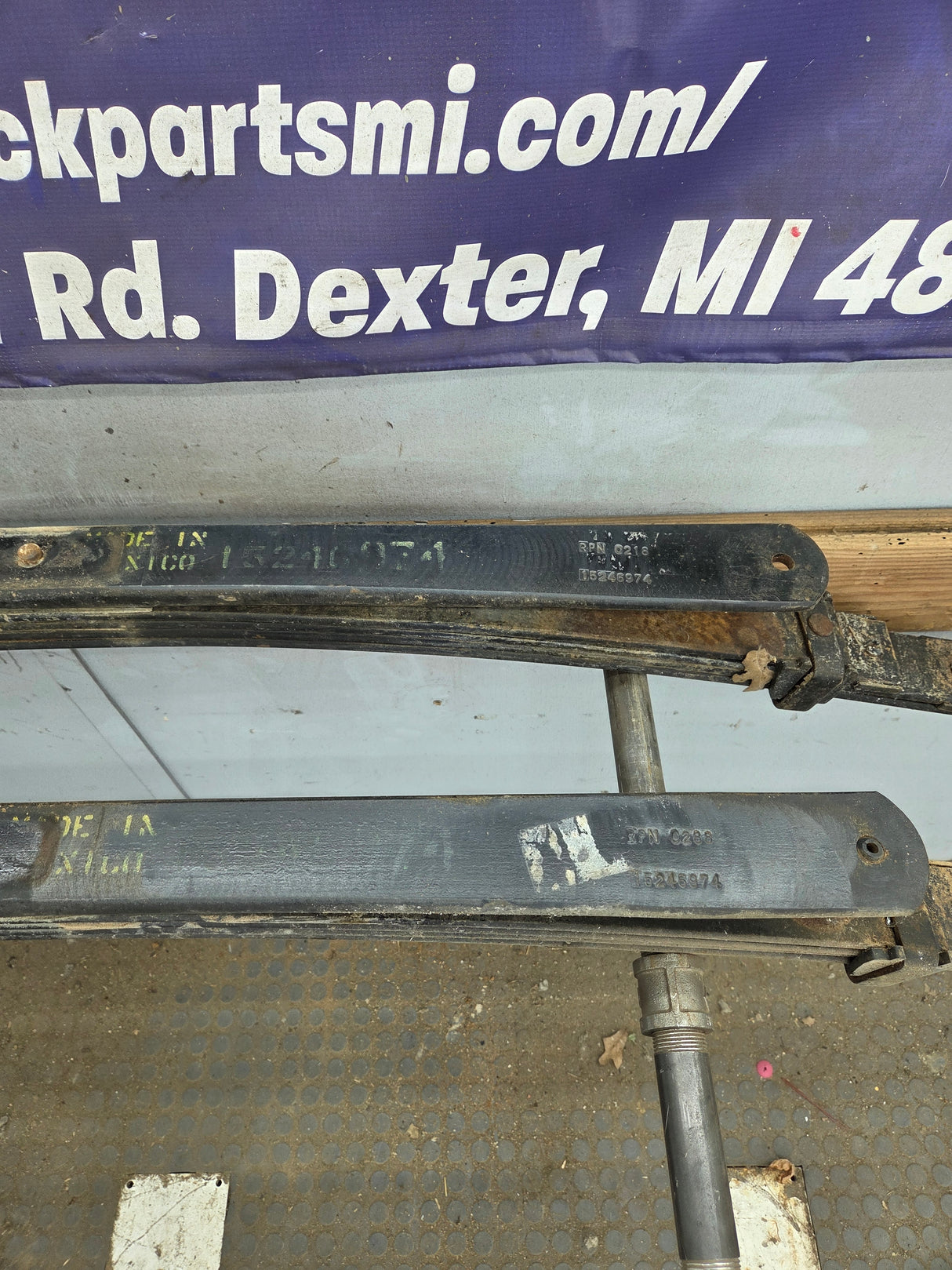 2001-2010 Chevrolet Silverado / GMC Sierra 2500HD 3500HD Rear Leaf Springs - Pair