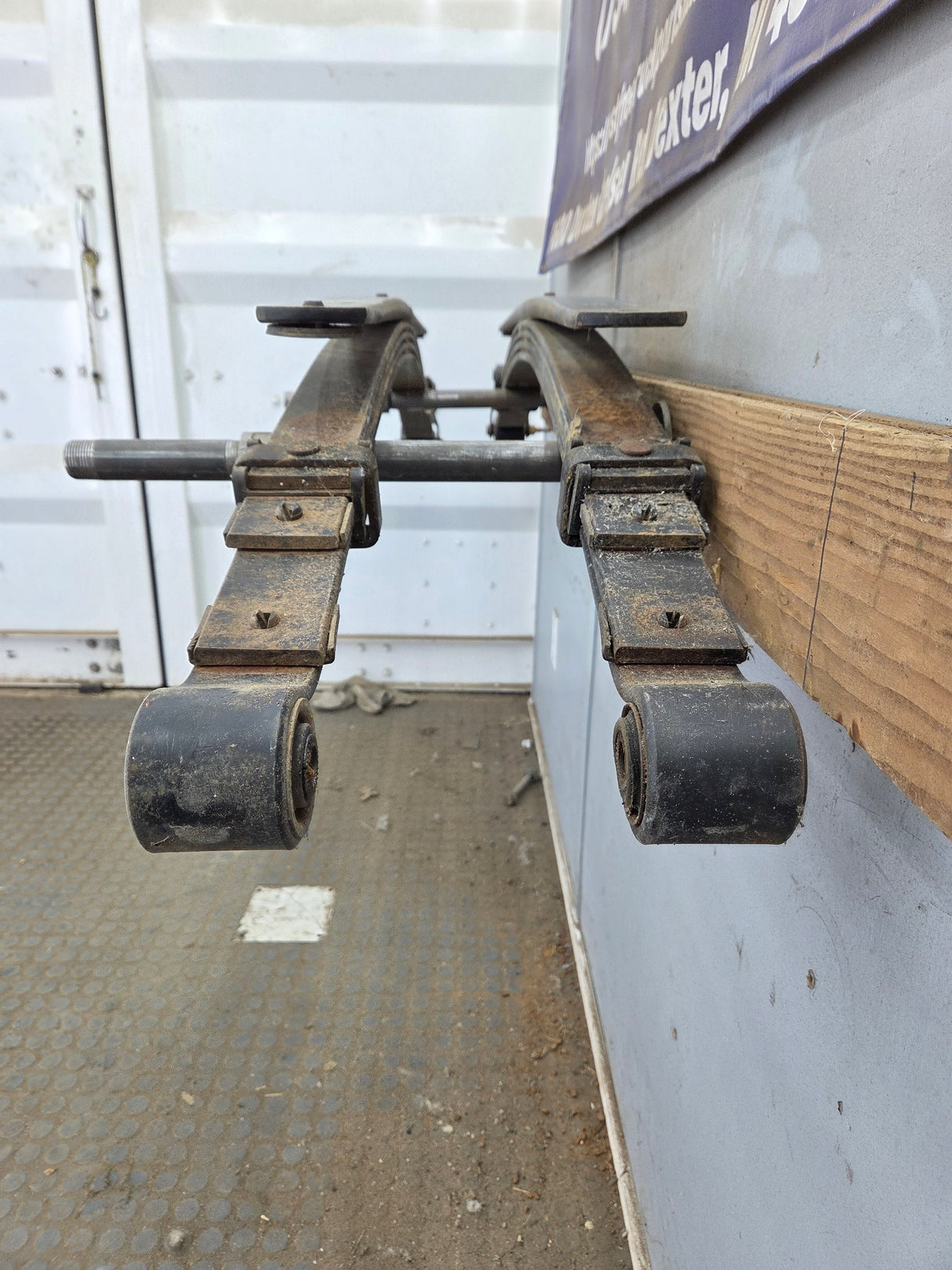 2001-2010 Chevrolet Silverado / GMC Sierra 2500HD 3500HD Rear Leaf Springs - Pair