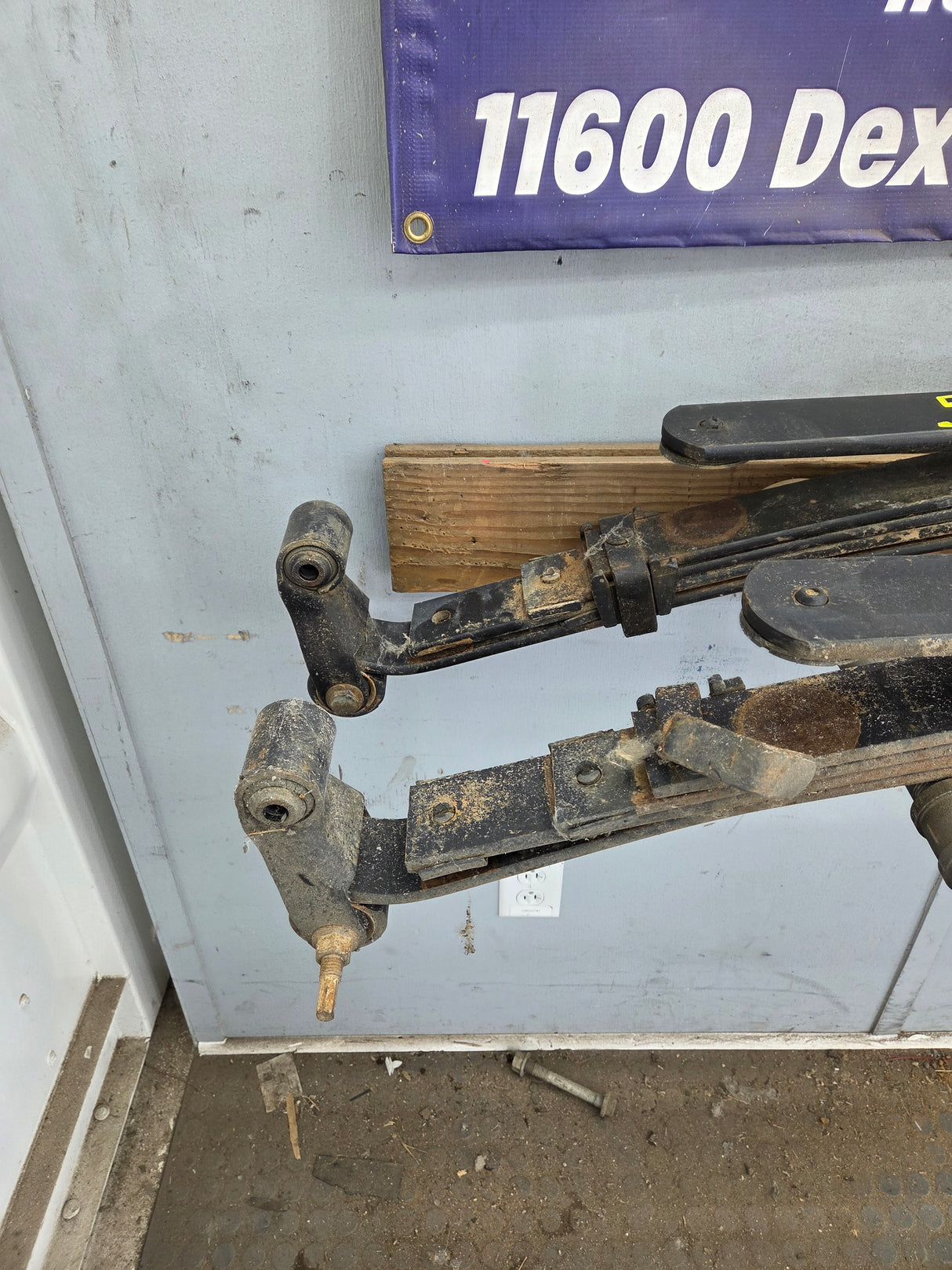 2001-2010 Chevrolet Silverado / GMC Sierra 2500HD 3500HD Rear Leaf Springs - Pair