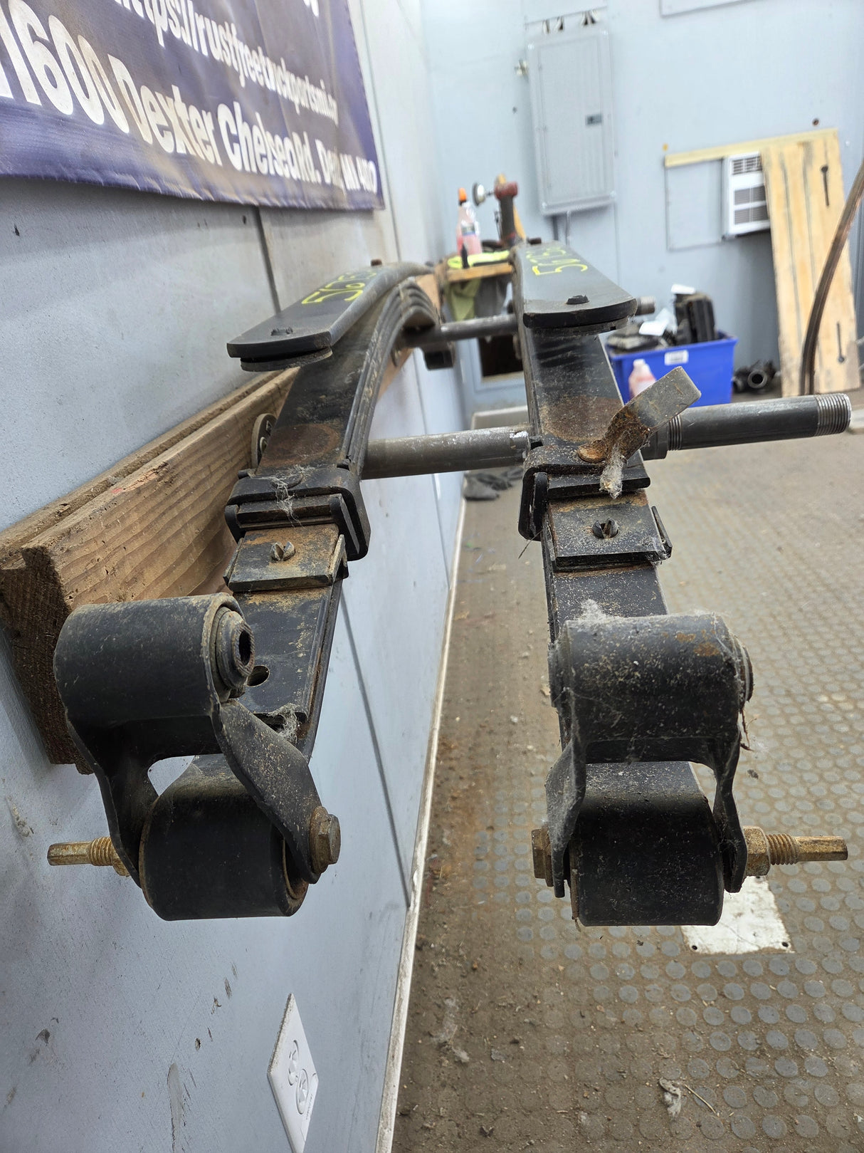 2001-2010 Chevrolet Silverado / GMC Sierra 2500HD 3500HD Rear Leaf Springs - Pair