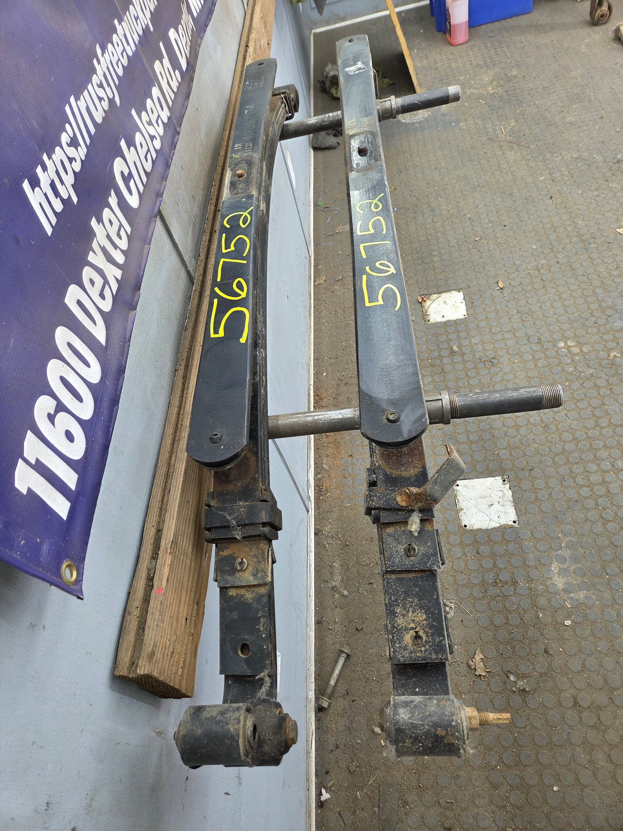 2001-2010 Chevrolet Silverado / GMC Sierra 2500HD 3500HD Rear Leaf Springs - Pair