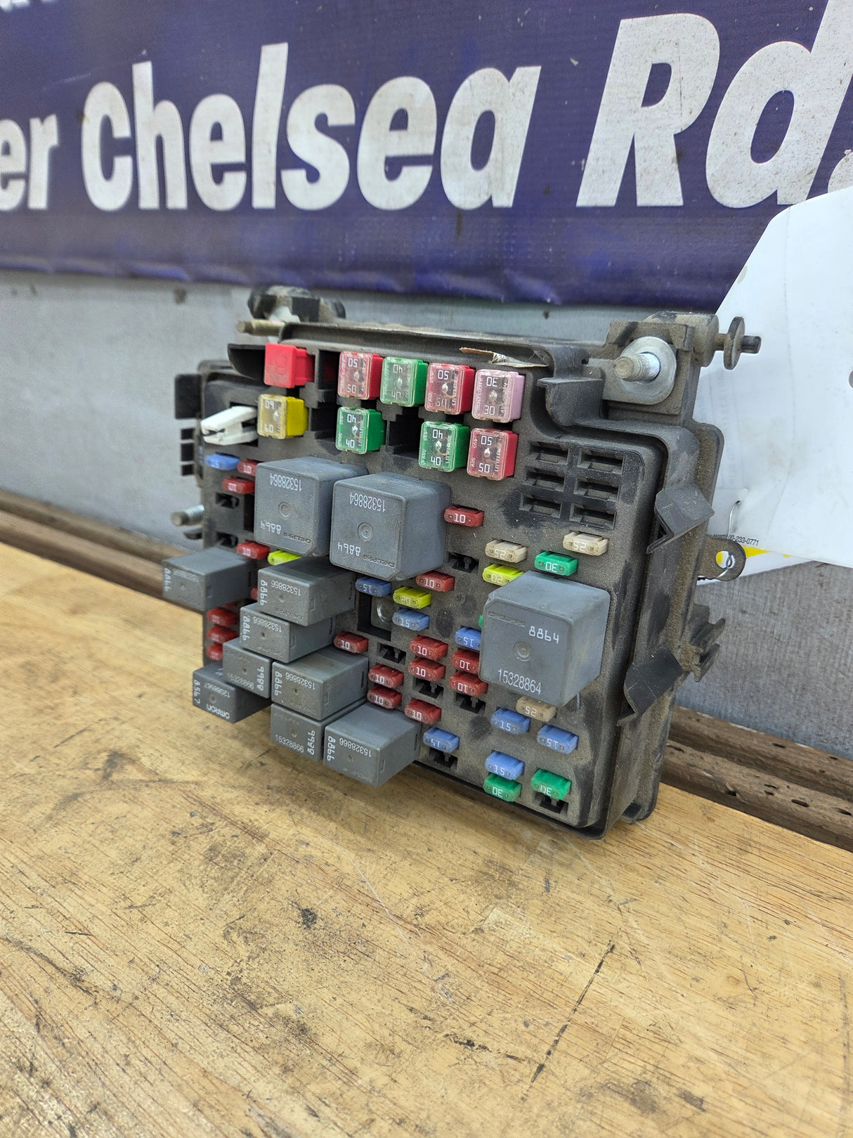 2003-2005 Chevrolet Silverado / GMC Sierra 2500 3500 Duramax Engine Bay Fuse Box